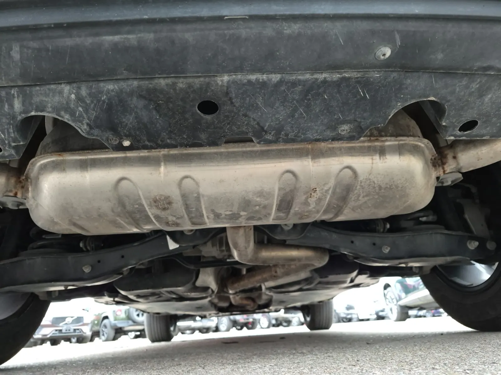 Undercarriage - Rear Photo