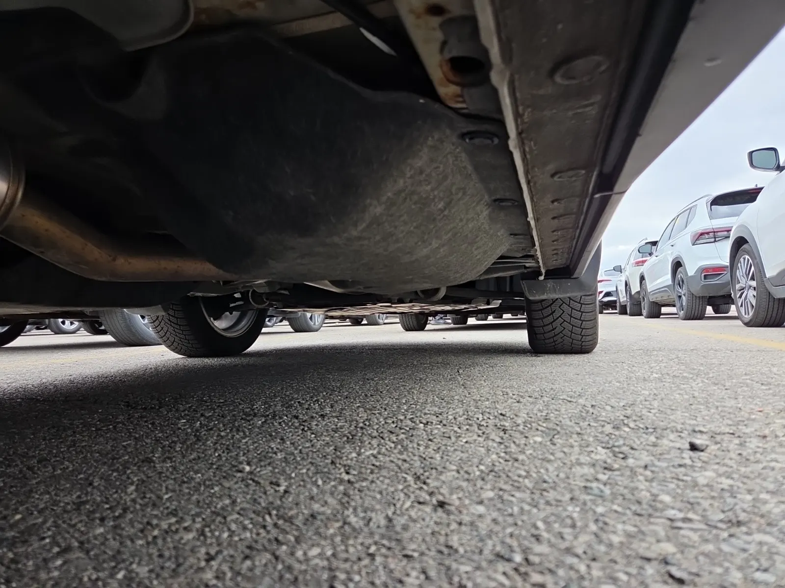 Undercarriage - Passenger Photo