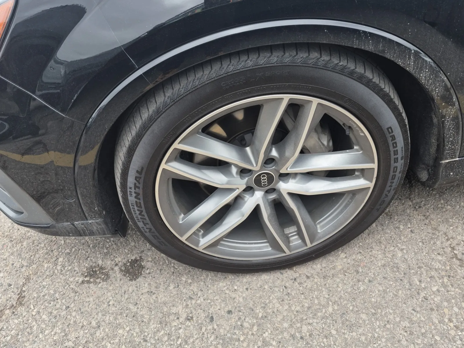 Front driver wheel/tire photo