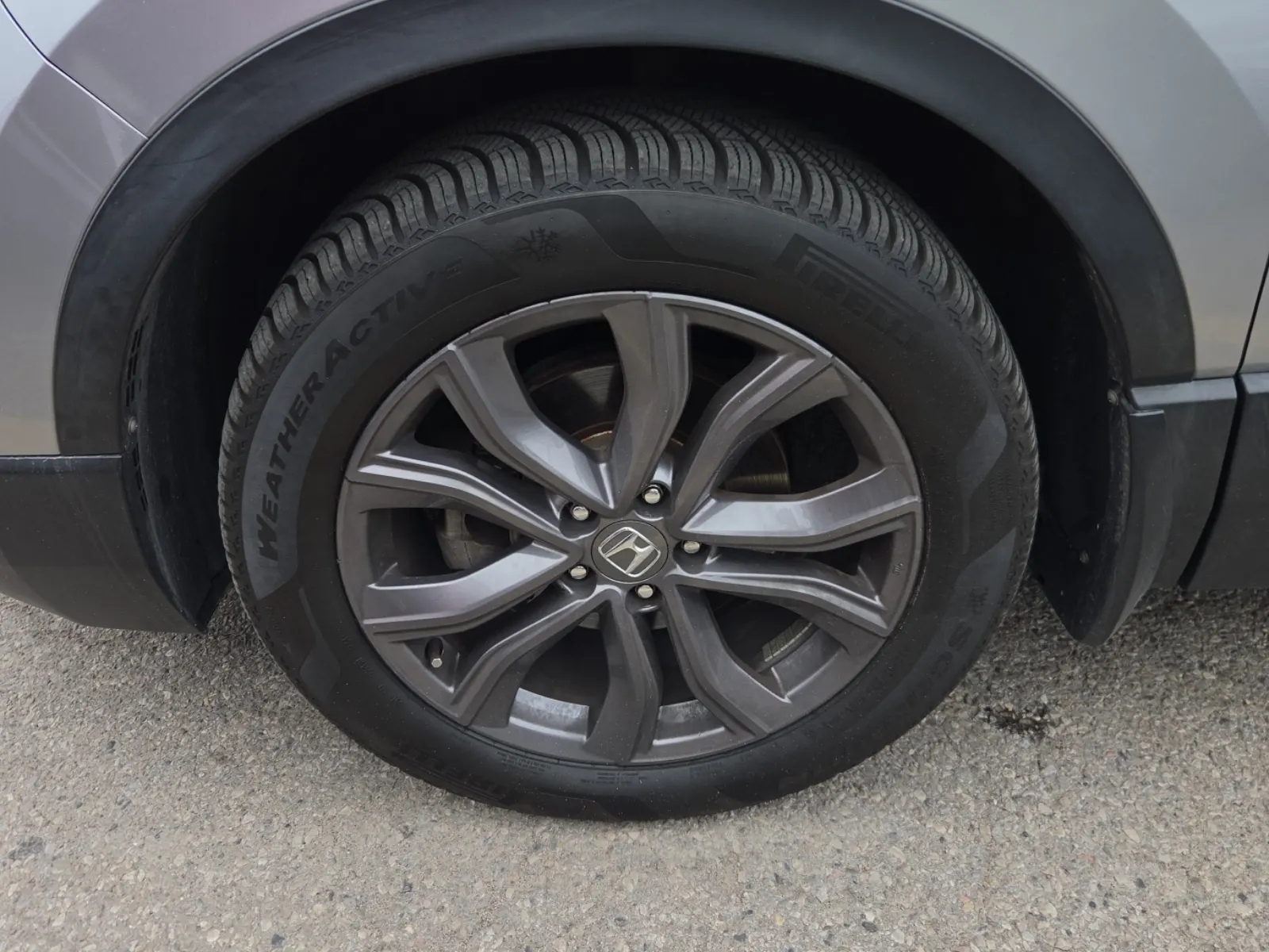 Front driver wheel/tire photo