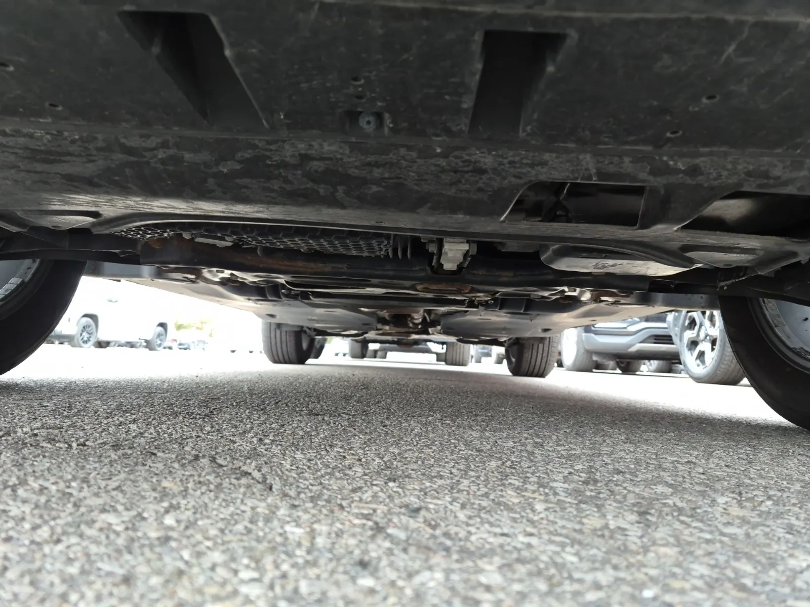 Undercarriage - Front Photo