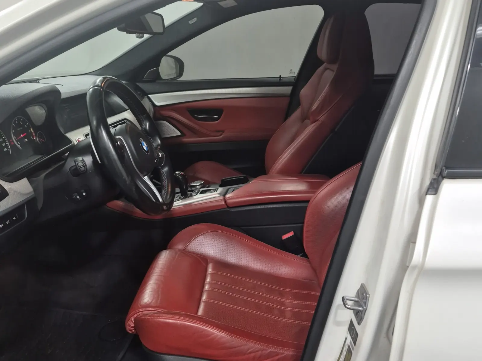 Front Interior Photo