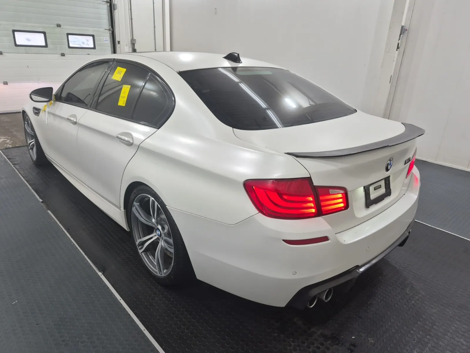 Driver Rear 3/4 Photo