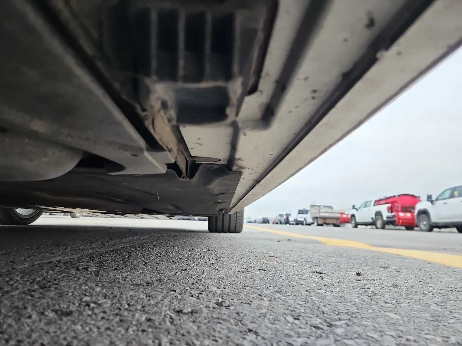 Undercarriage - Passenger Photo