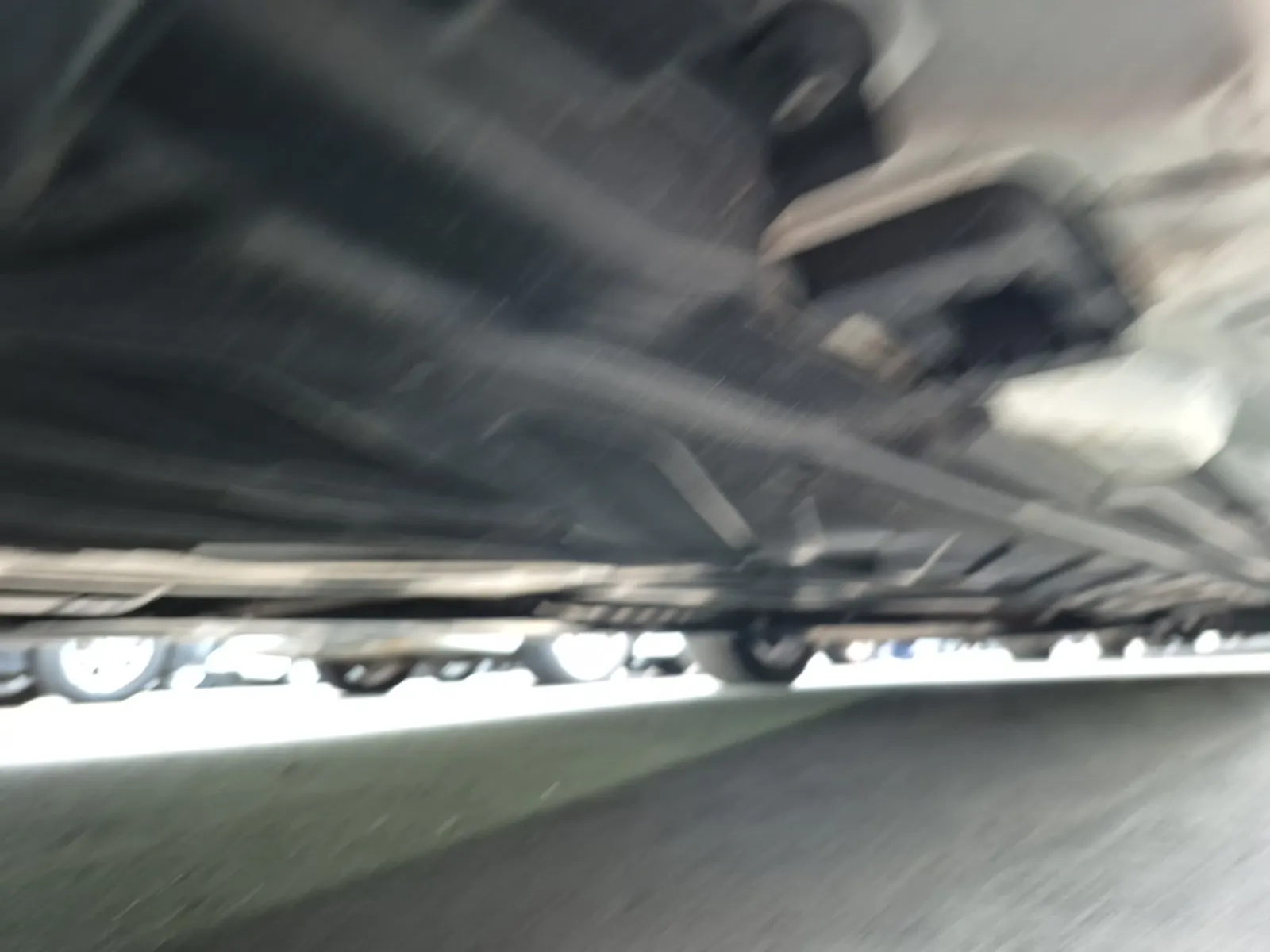 Undercarriage - Passenger Photo