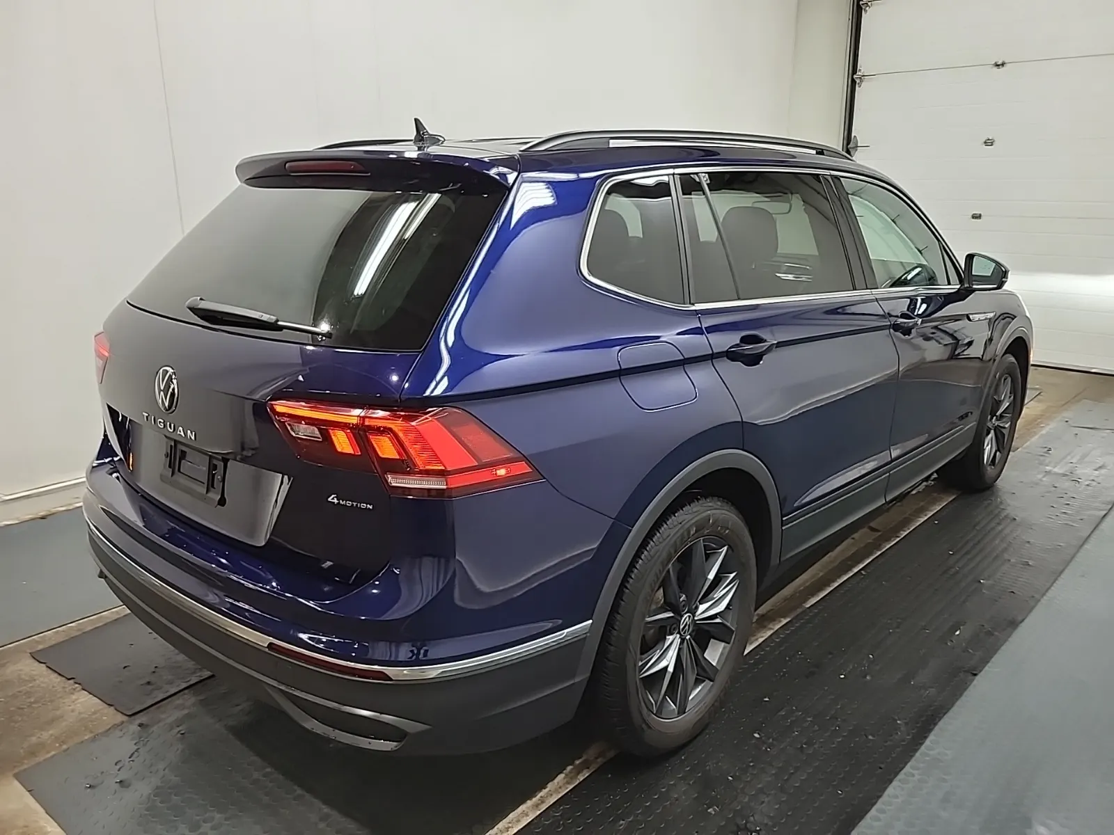 Passenger Rear 3/4 Photo