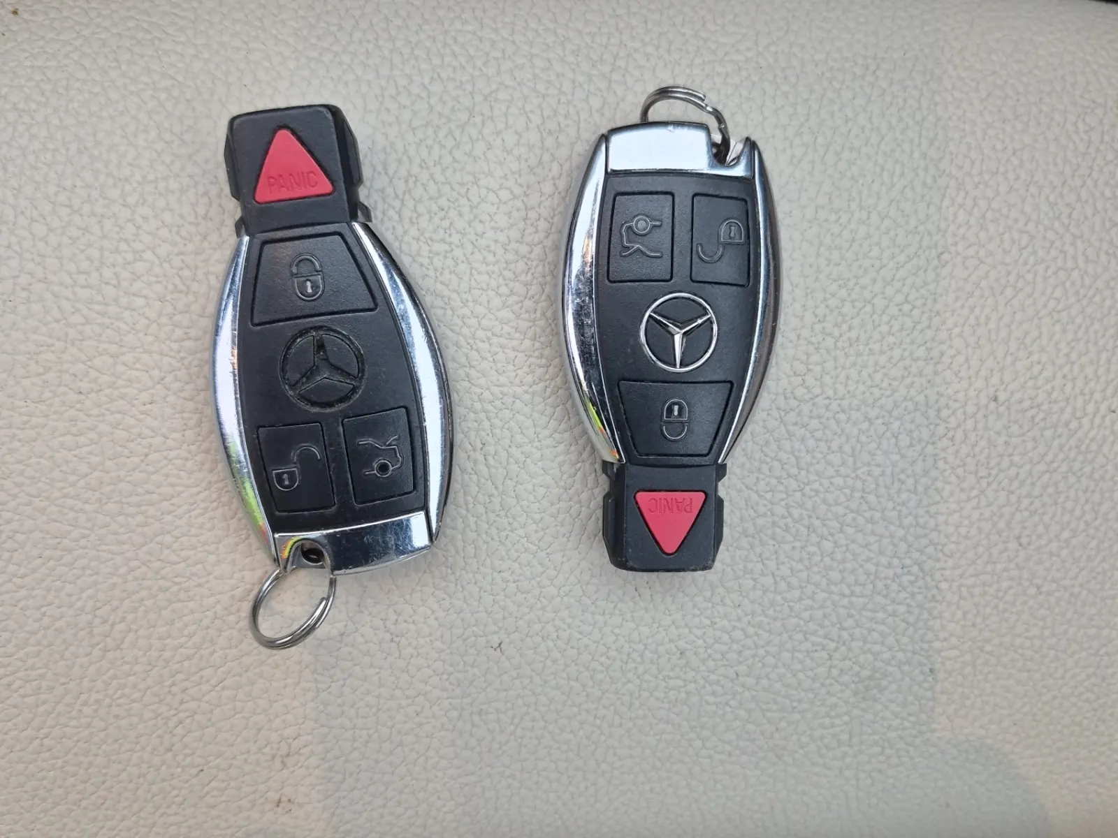 Keys/Fobs/Manual Photo