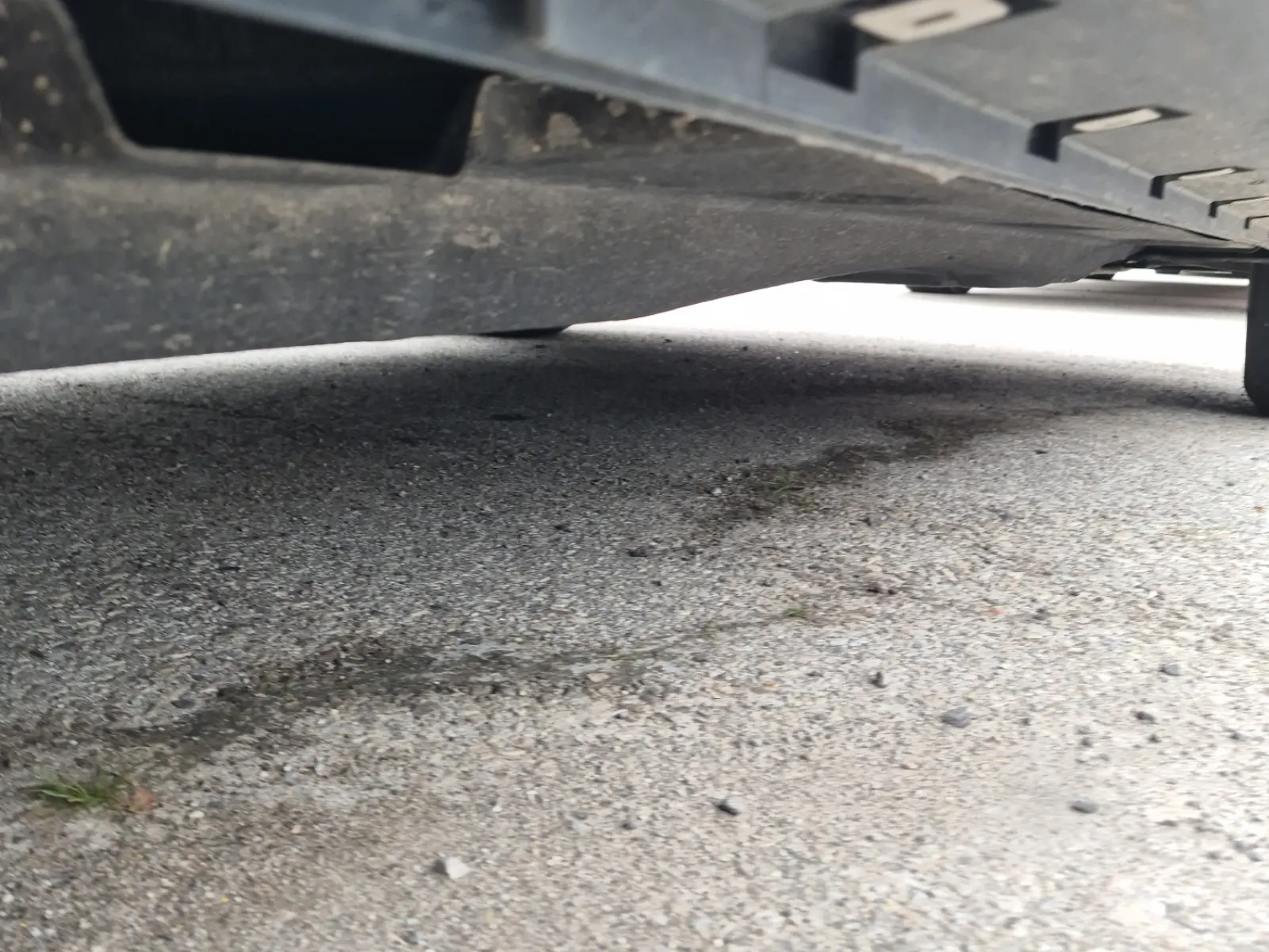Undercarriage - Passenger Photo