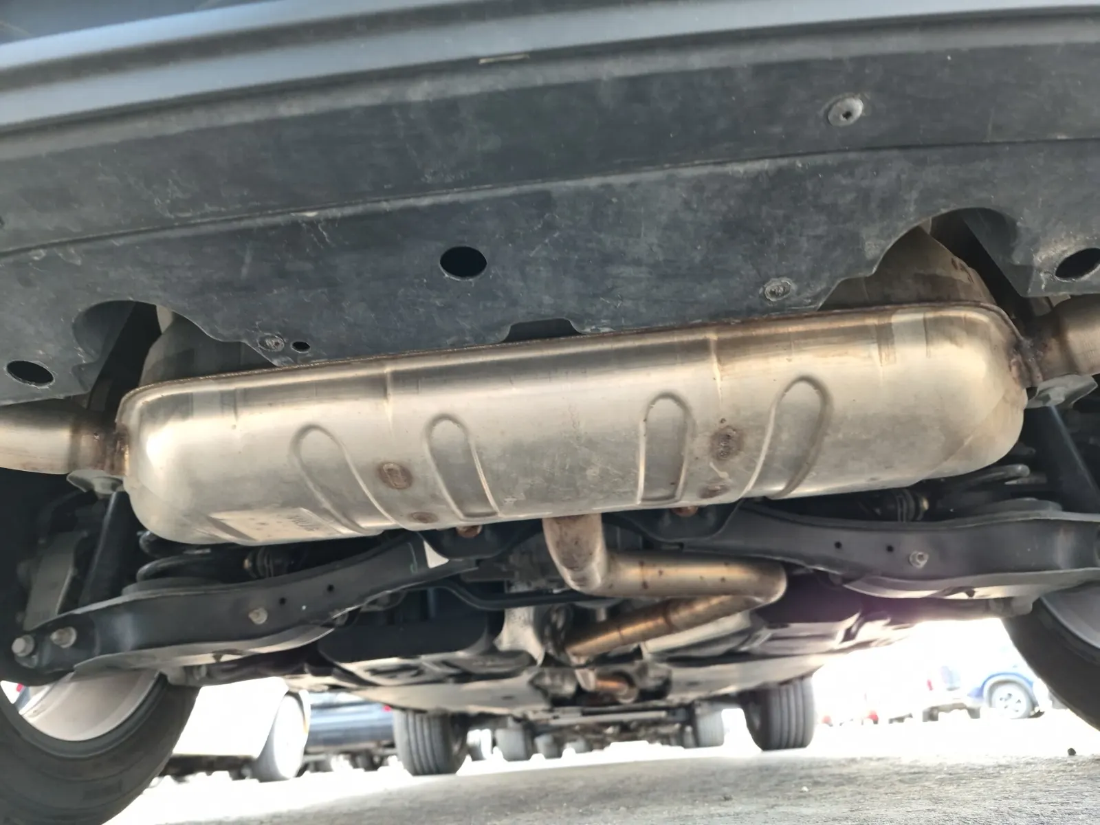 Undercarriage - Rear Photo