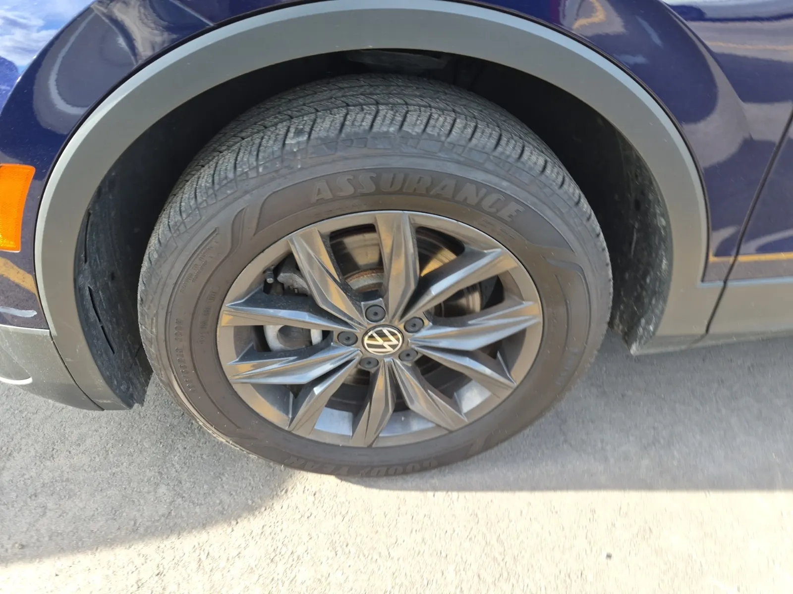 Front driver wheel/tire photo