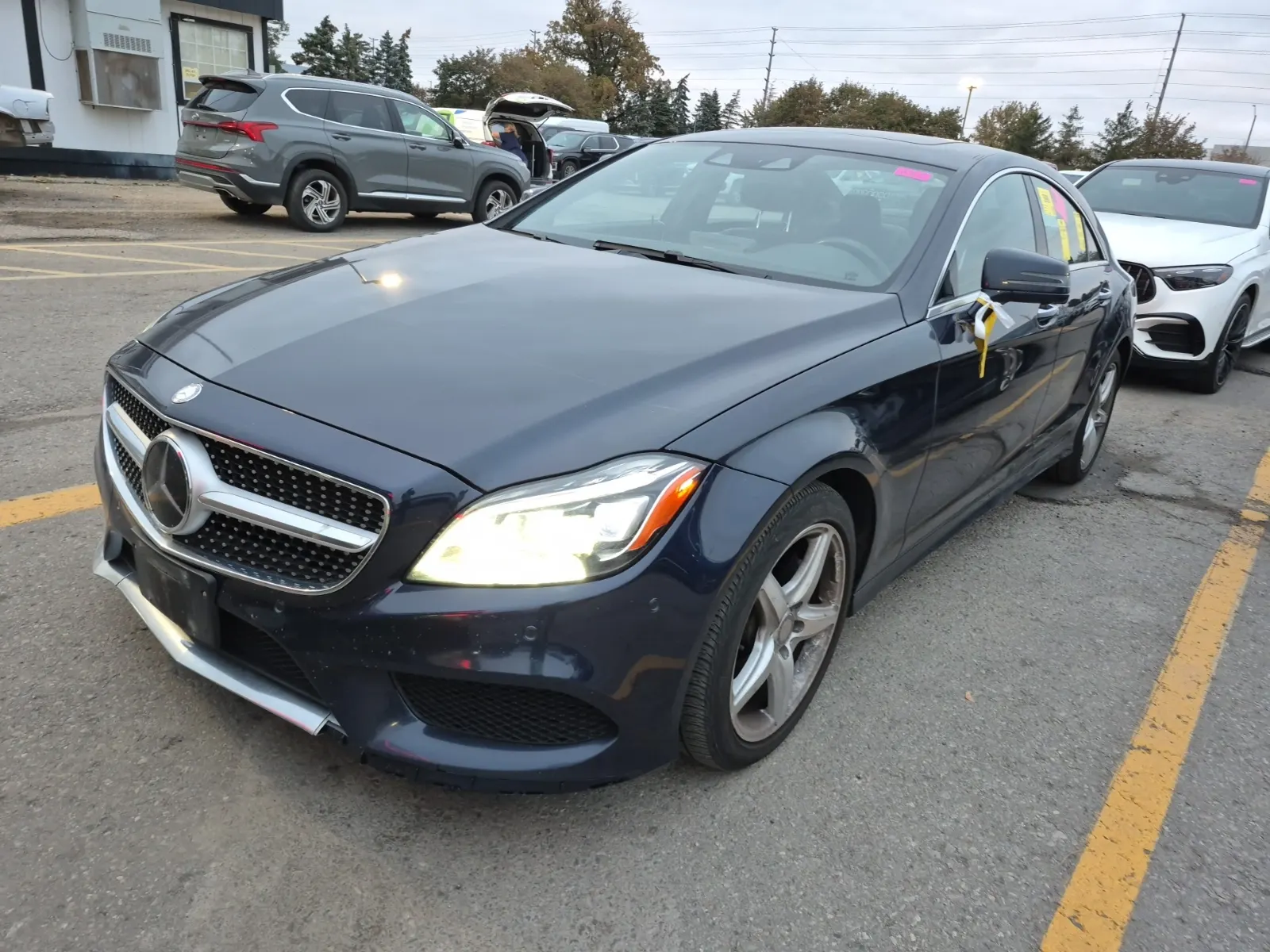 Front driver 3/4 photo