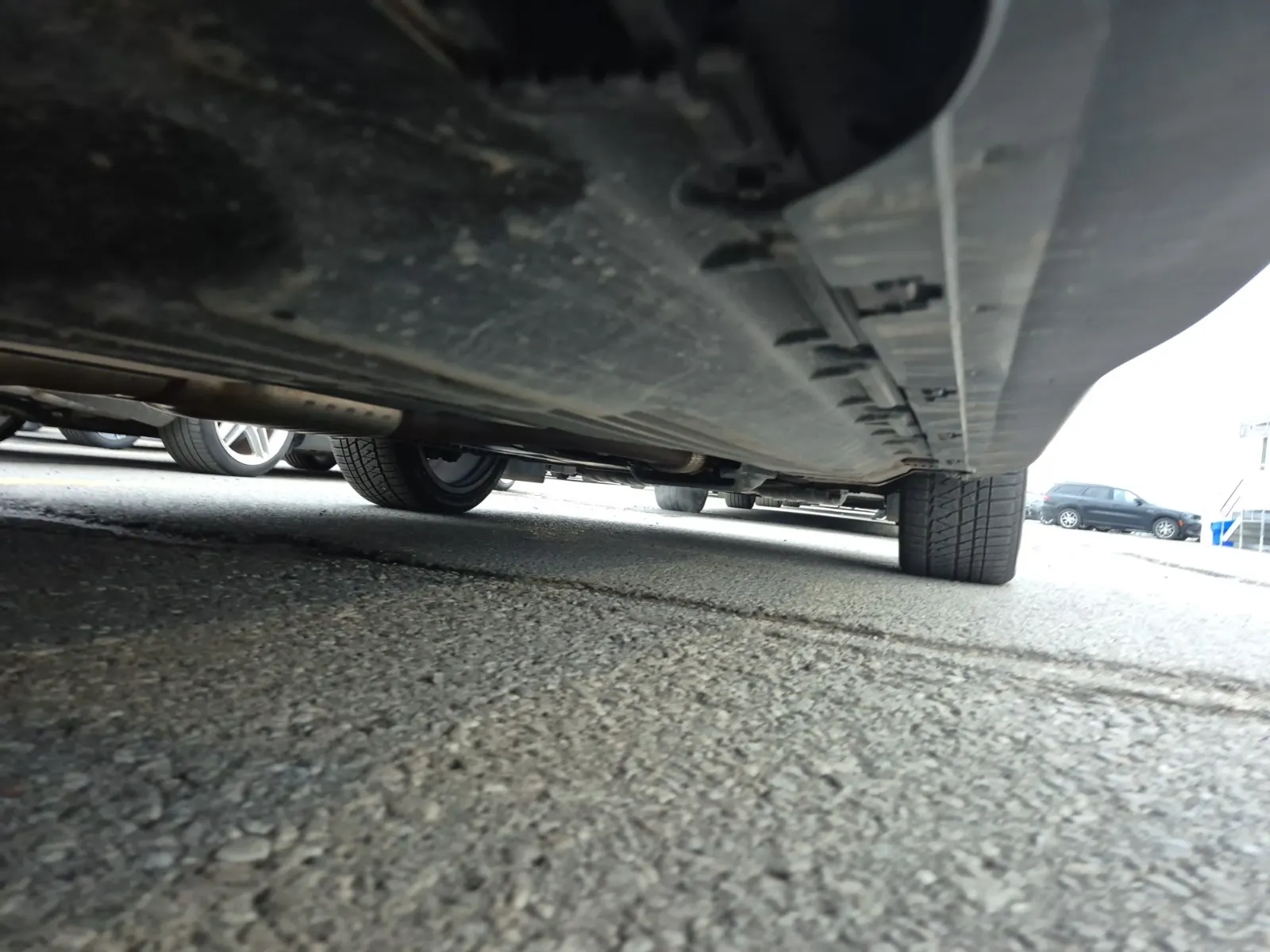 Undercarriage - Passenger Photo