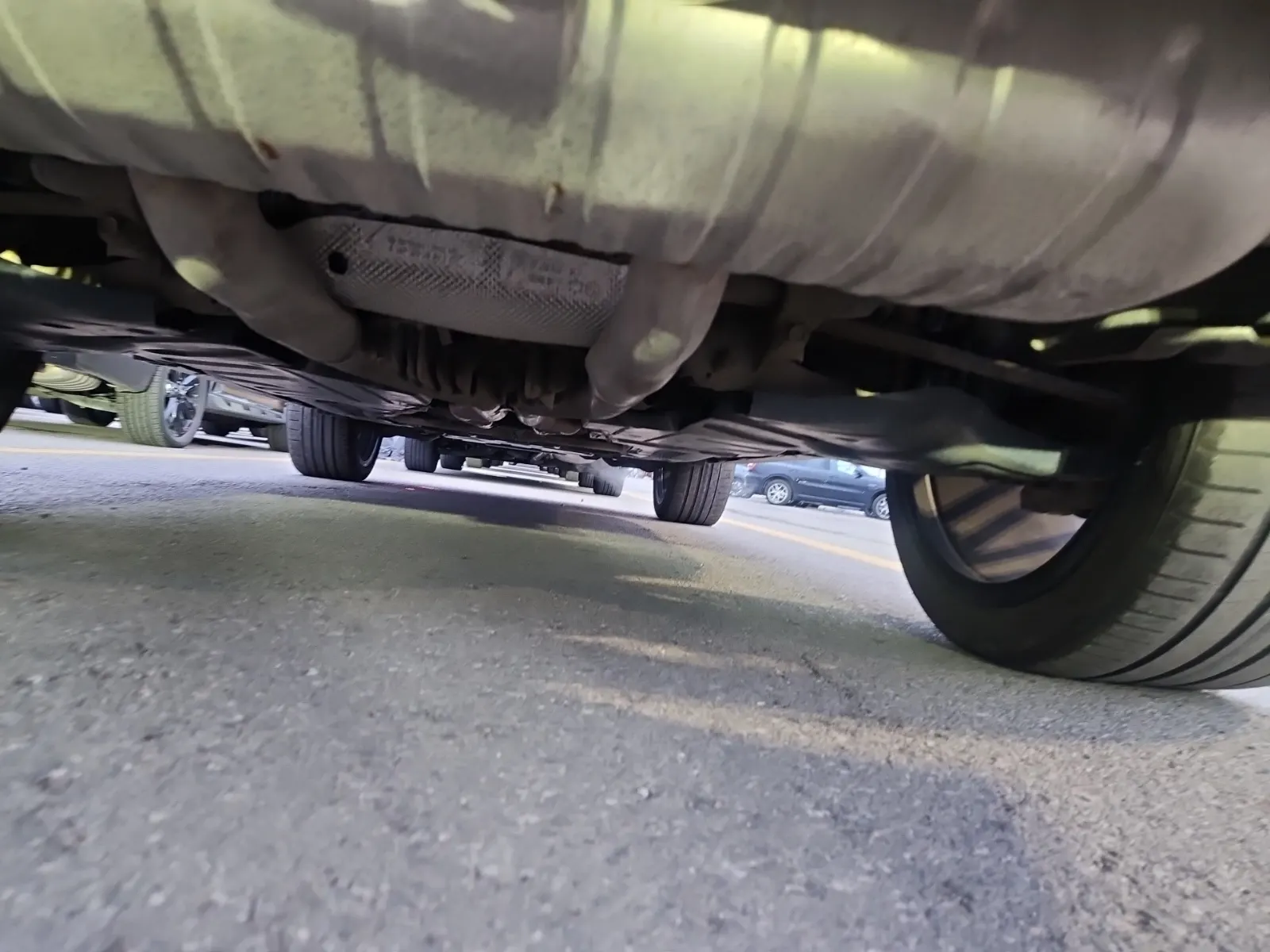Undercarriage - Rear Photo