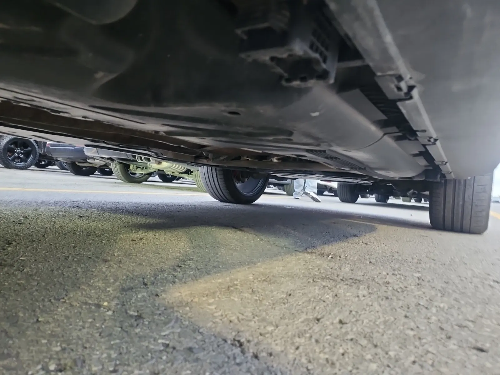 Undercarriage - Passenger Photo