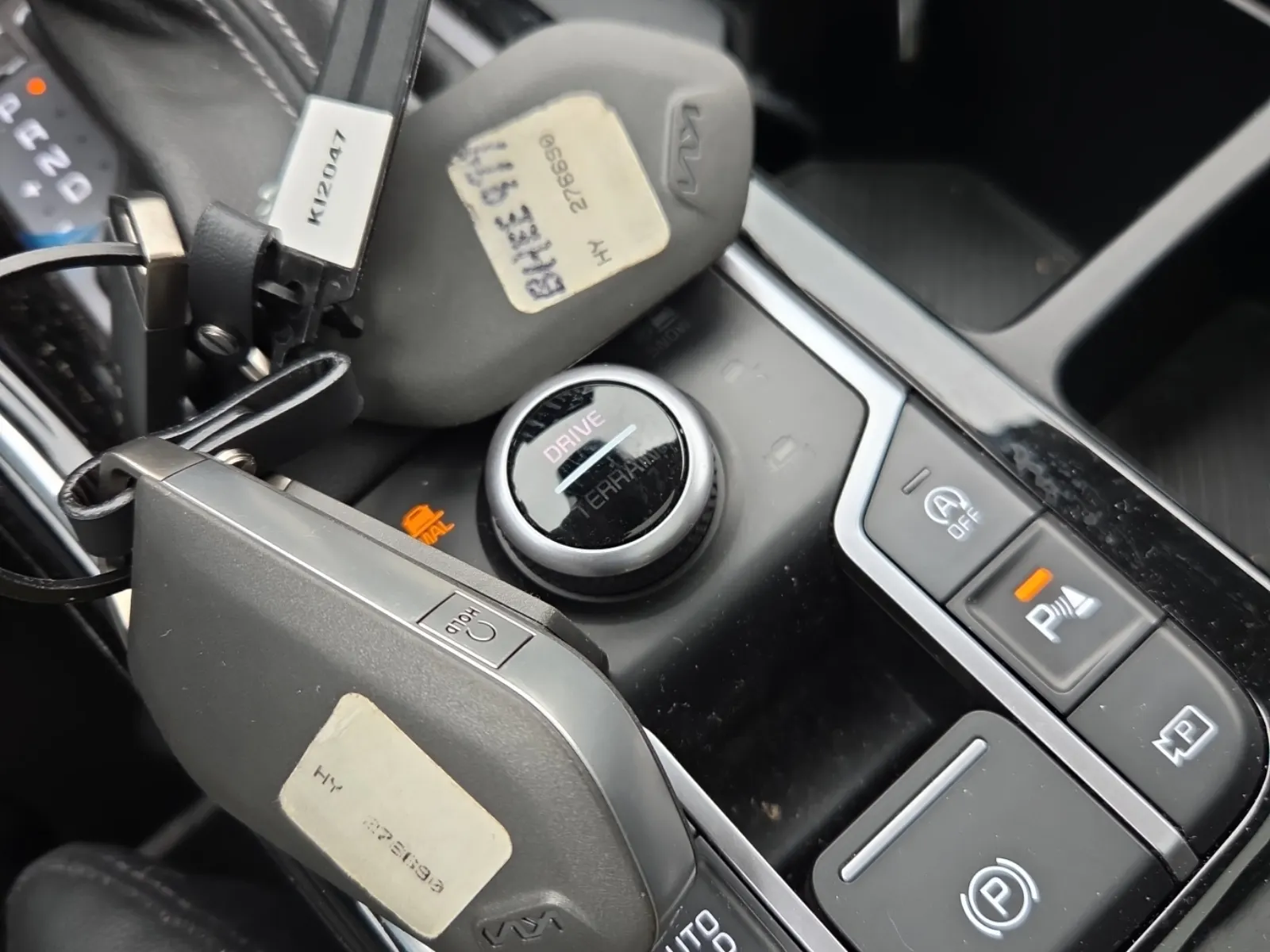 Keys/Fobs/Manual Photo