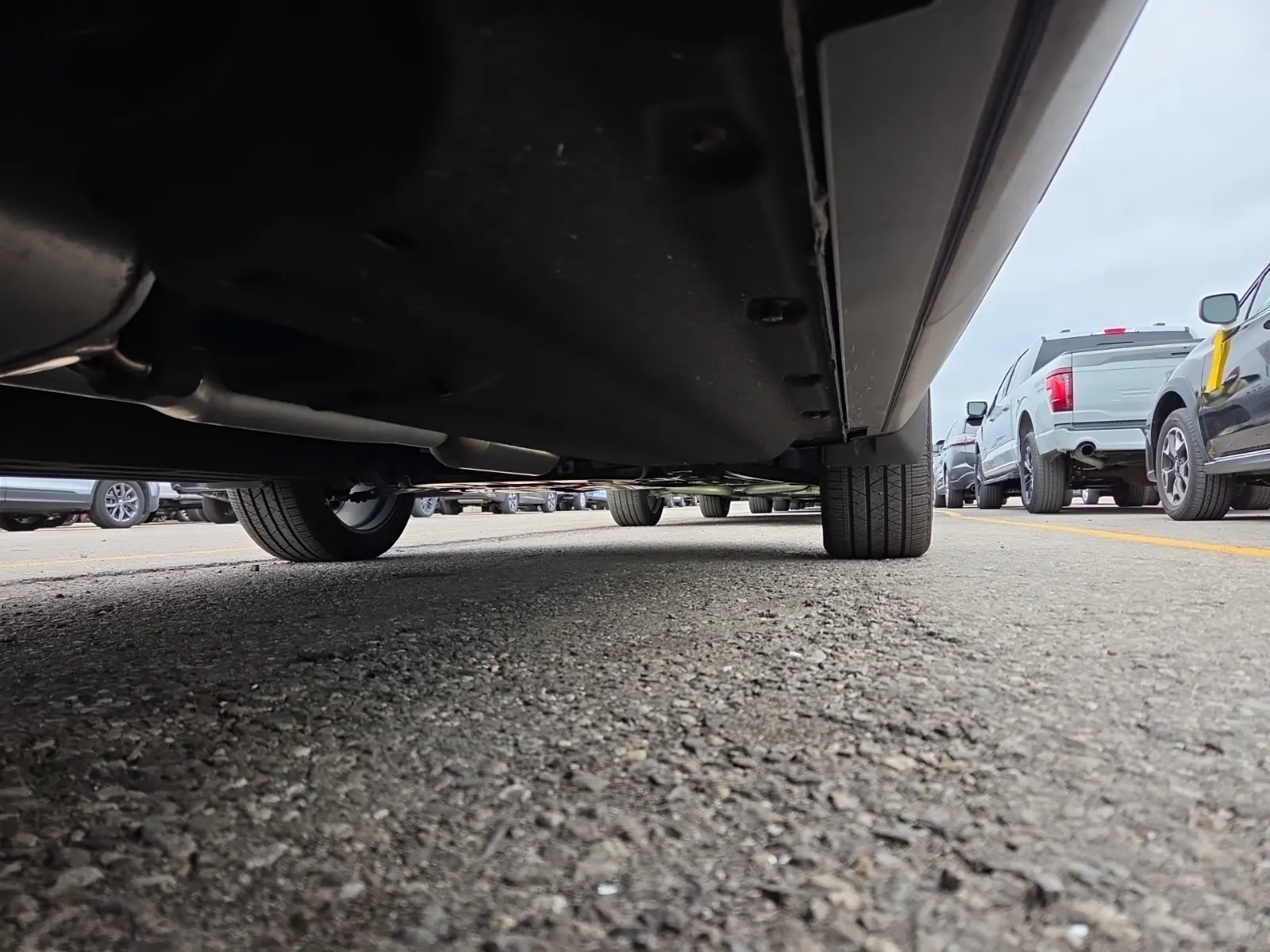 Undercarriage - Passenger Photo