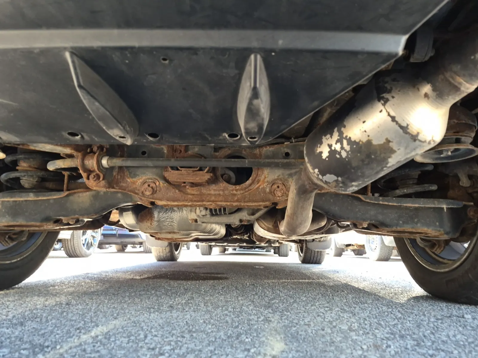 Undercarriage - Rear Photo