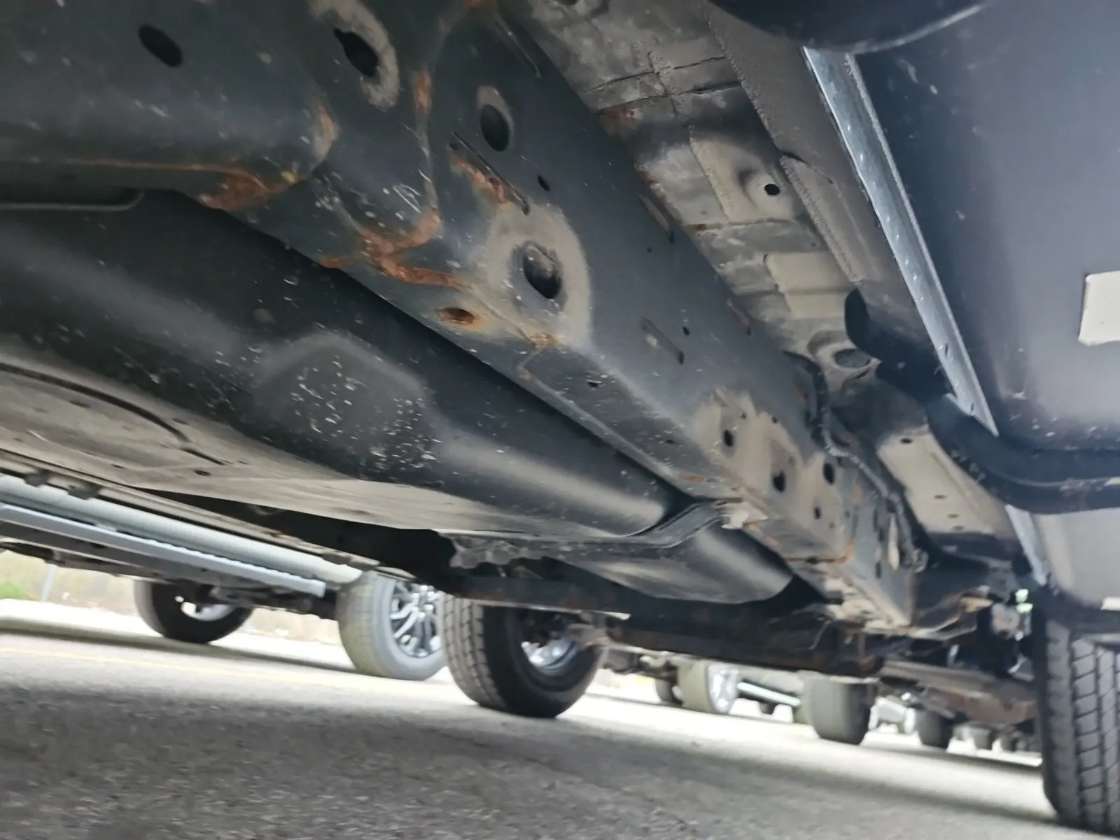 Undercarriage - Passenger Photo