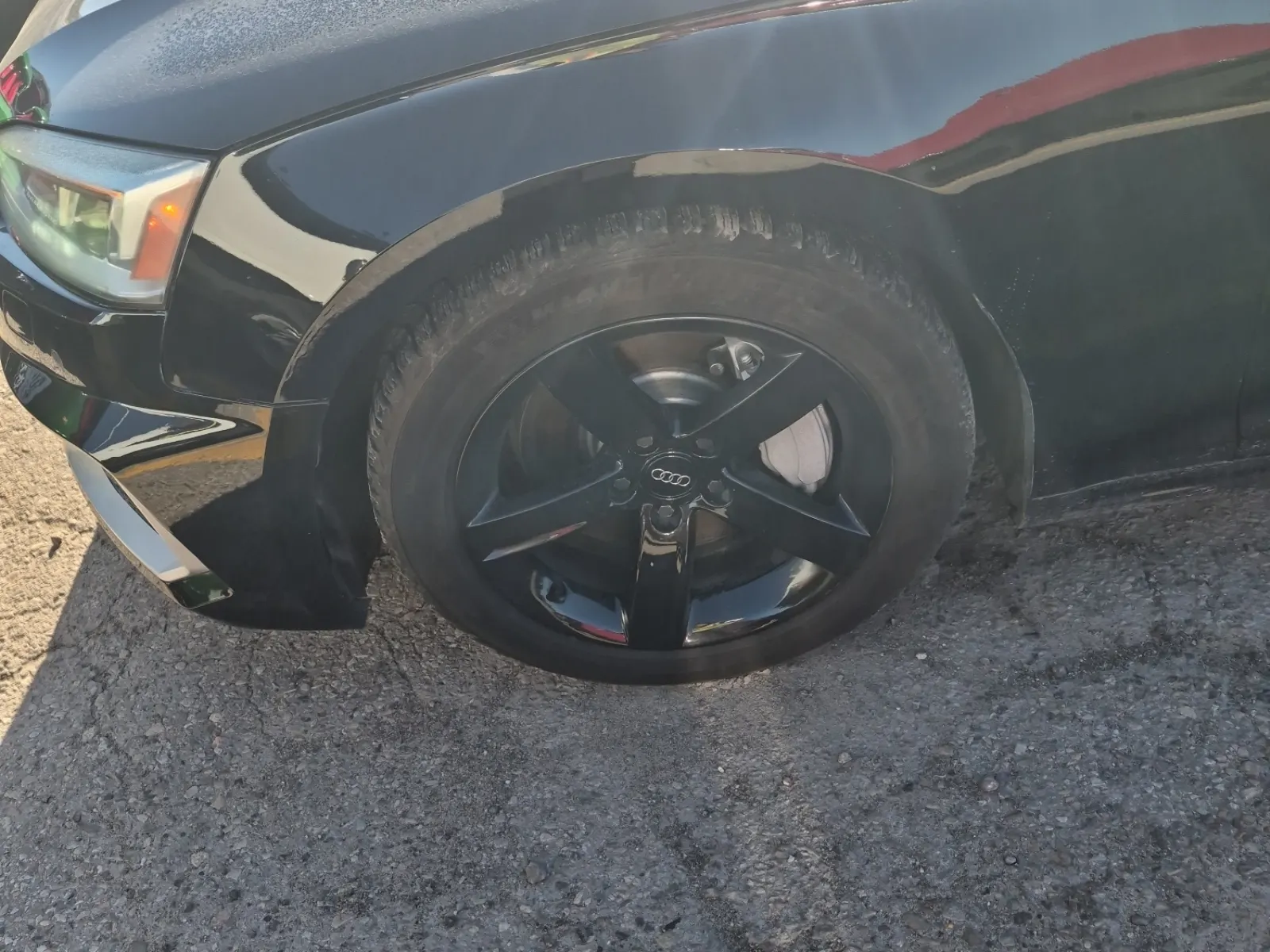 Front driver wheel/tire photo