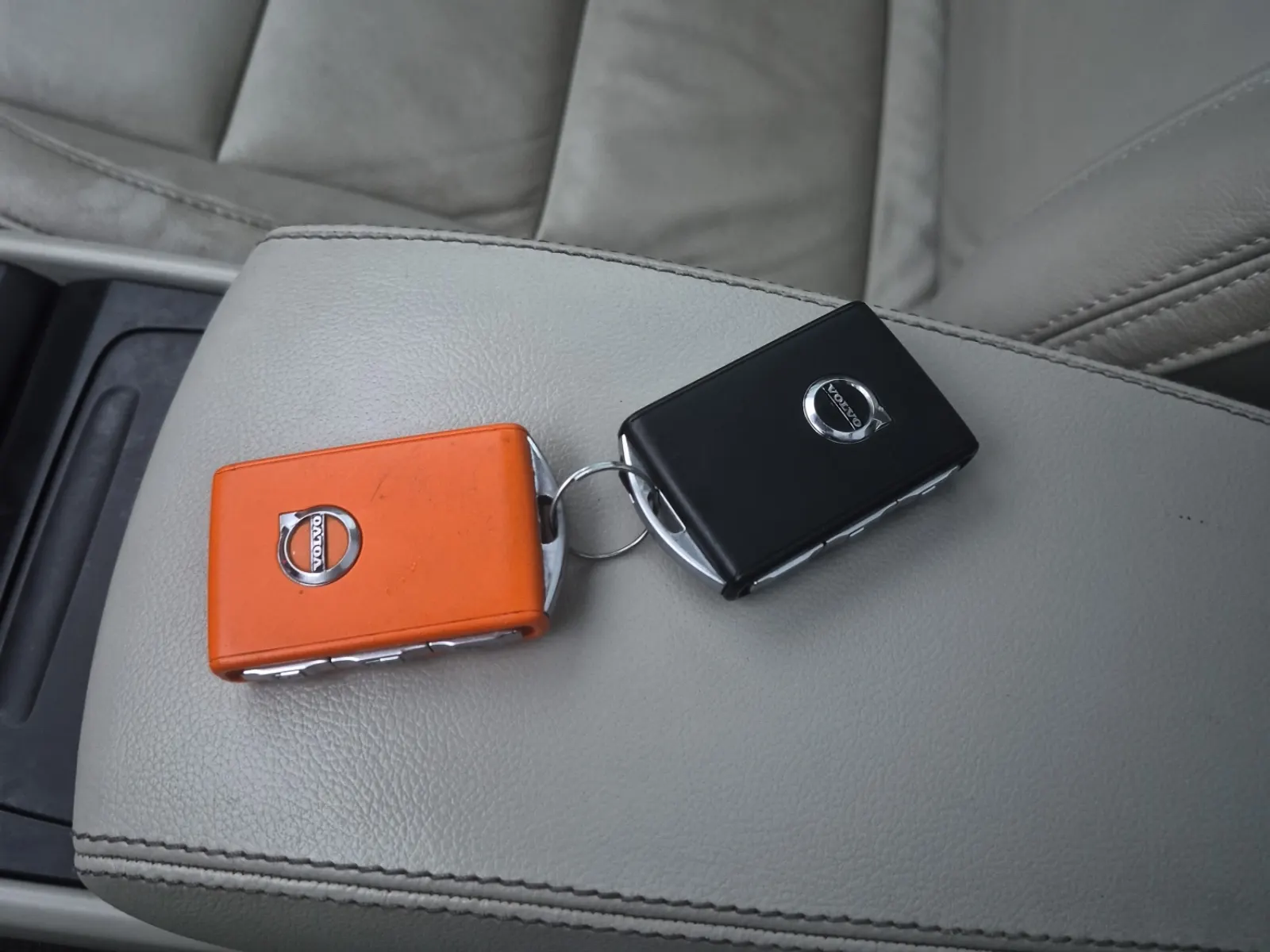 Keys/Fobs/Manual Photo