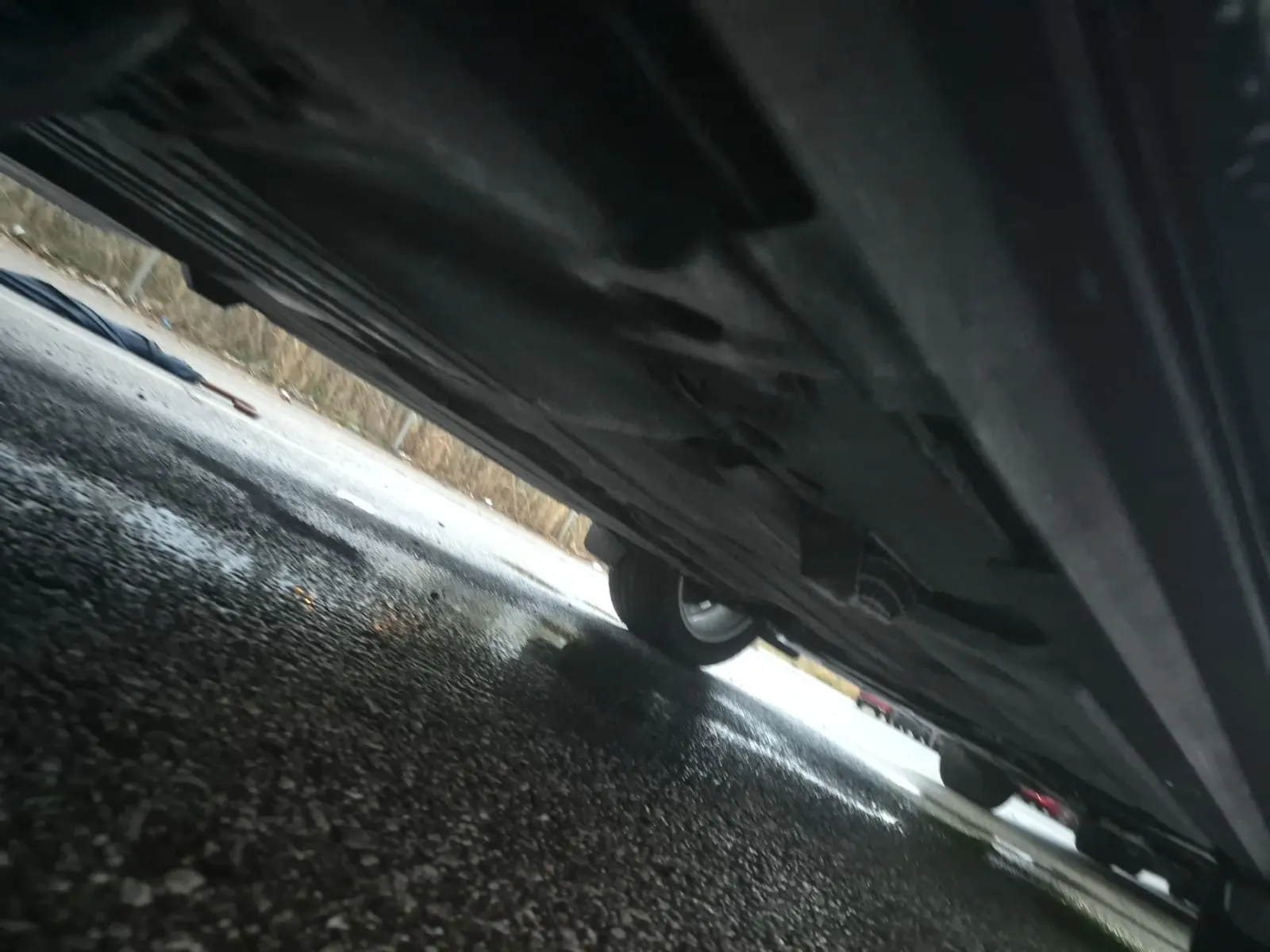 Undercarriage - Passenger Photo