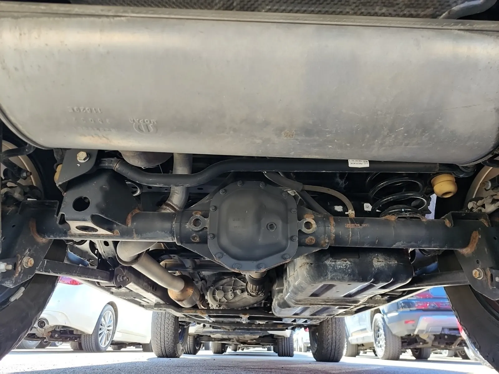Undercarriage - Rear Photo