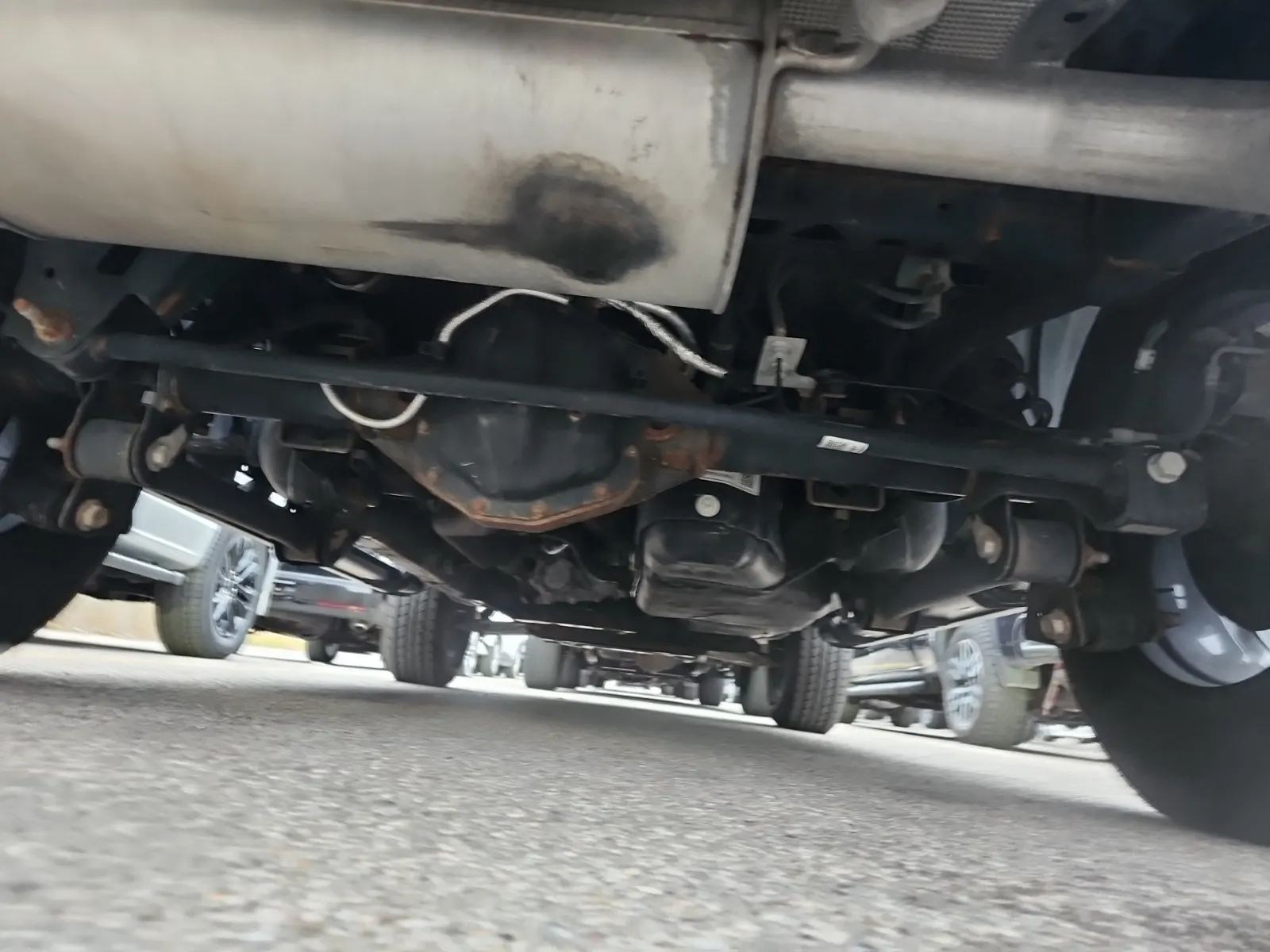 Undercarriage - Rear Photo