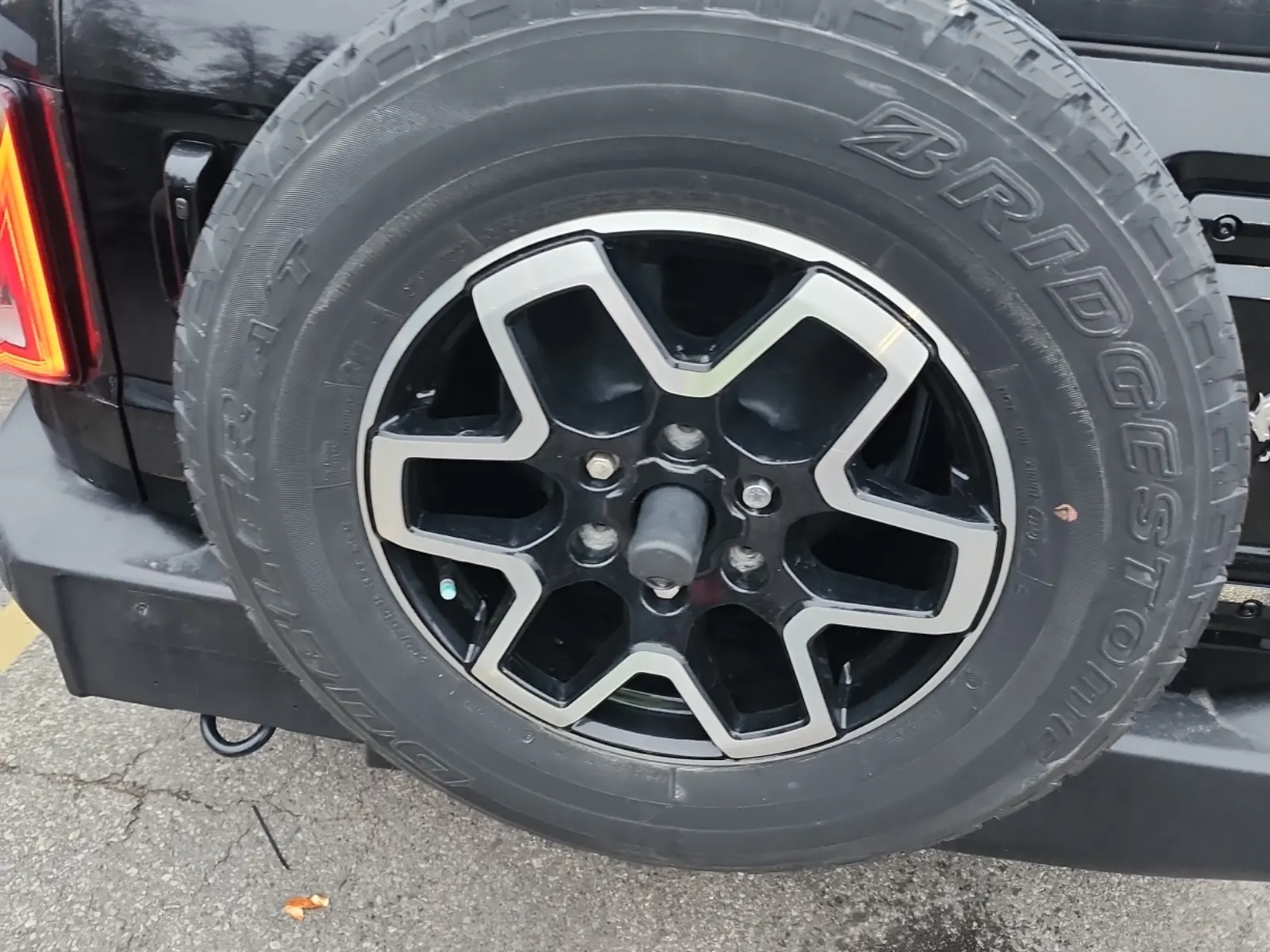 Spare Tire & Wheel Photo