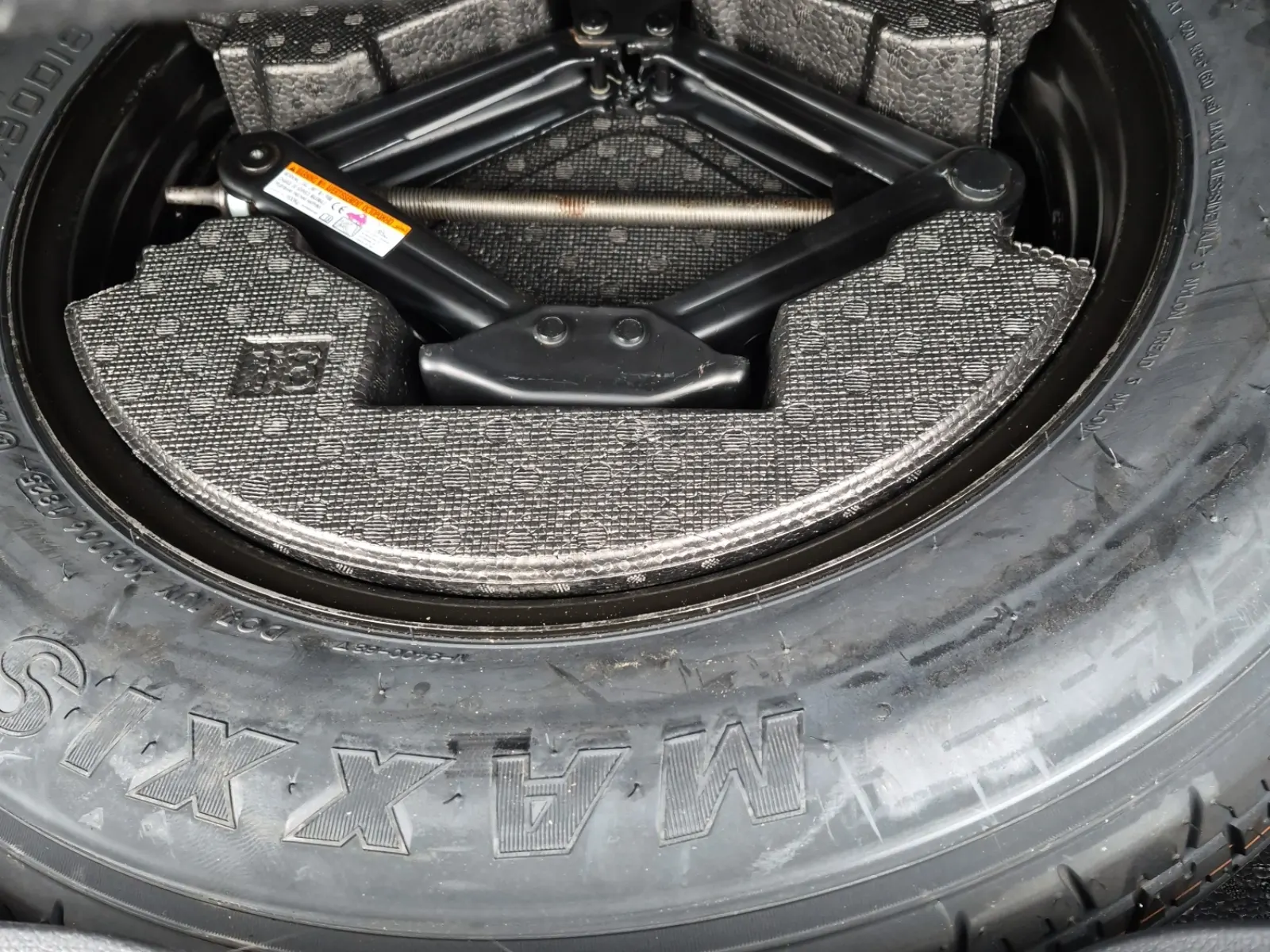 Spare Tire & Wheel Photo