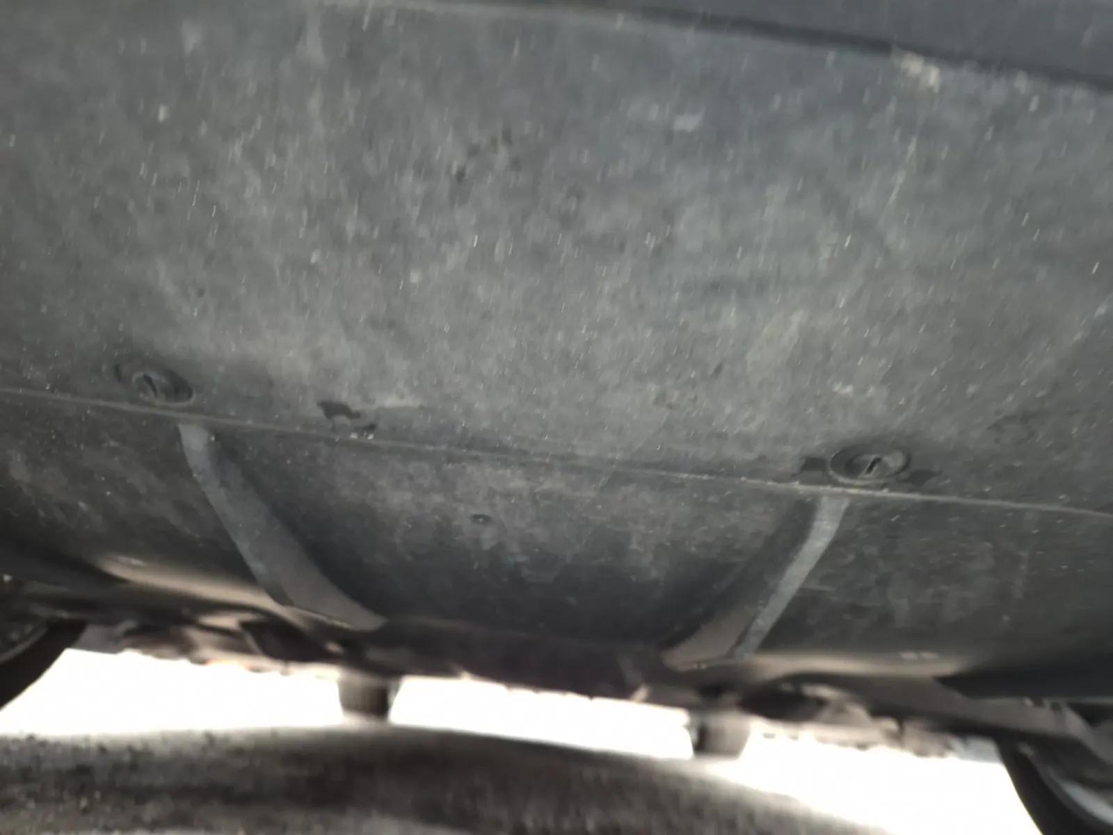 Undercarriage - Rear Photo