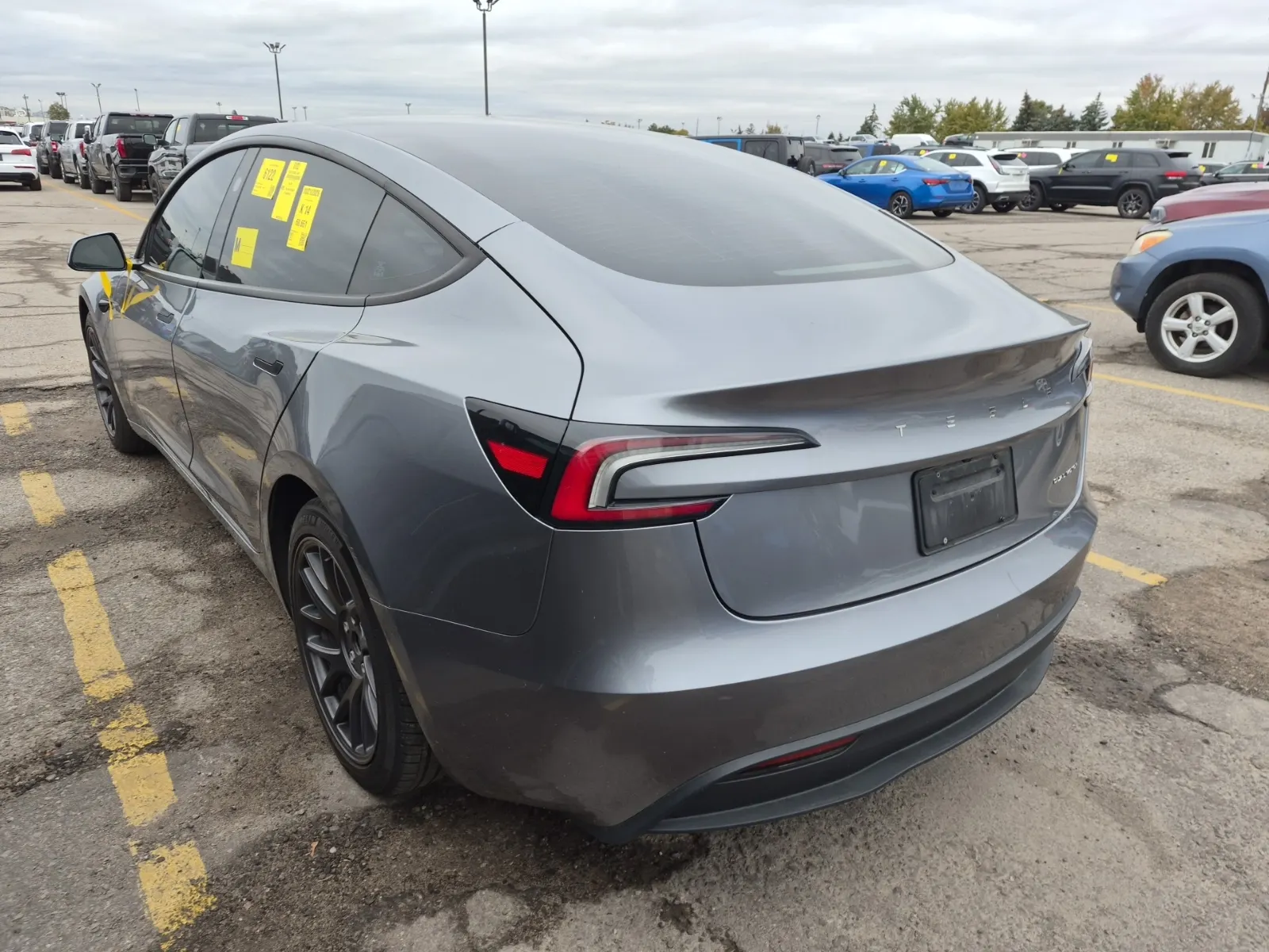Driver Rear 3/4 Photo
