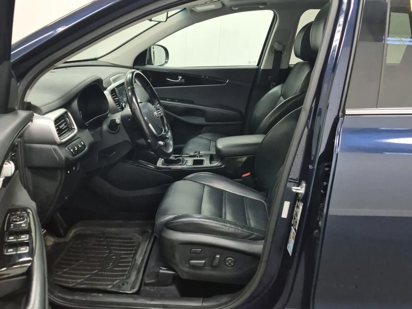 Front Interior Photo