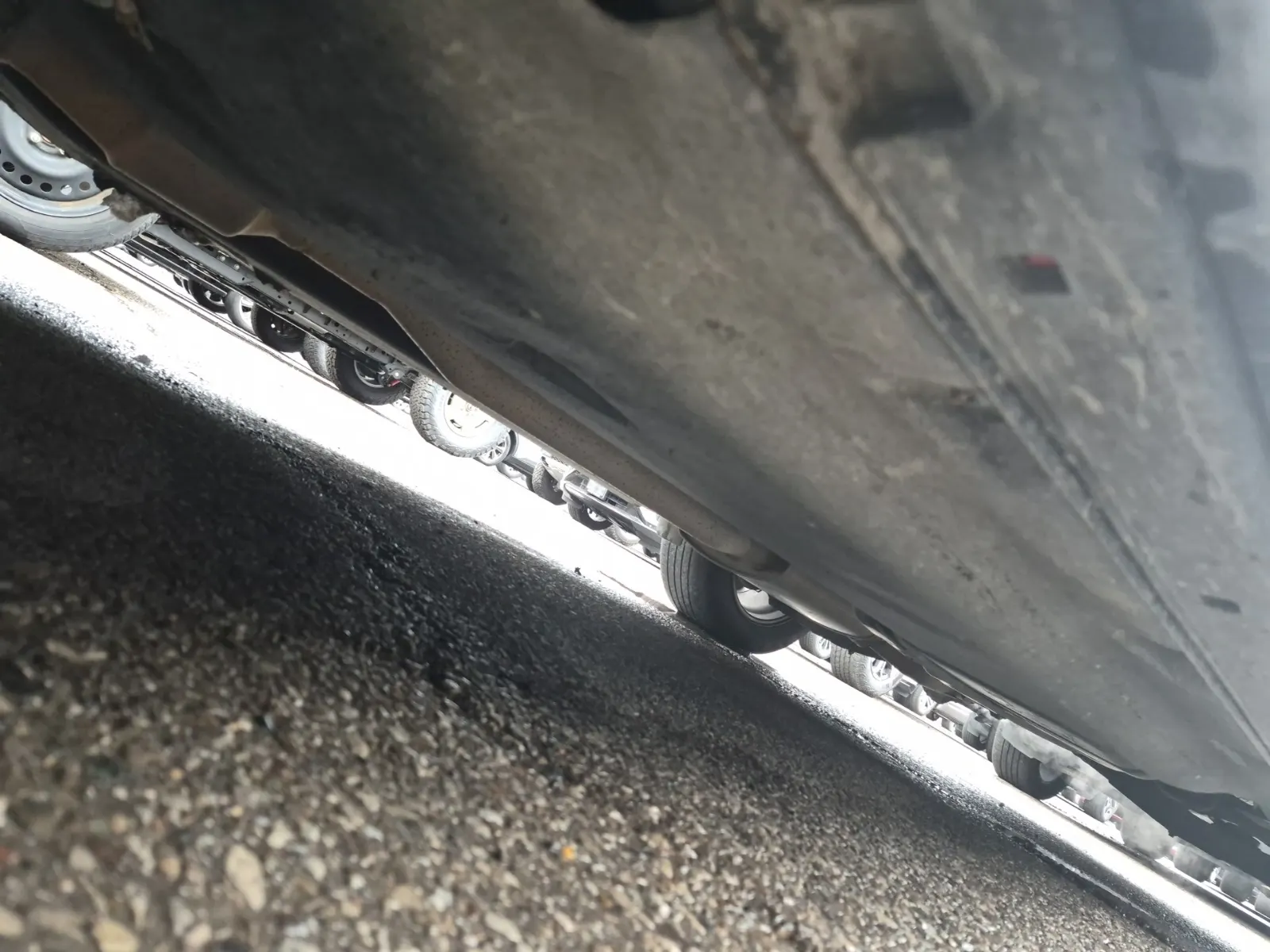 Undercarriage - Driver Photo
