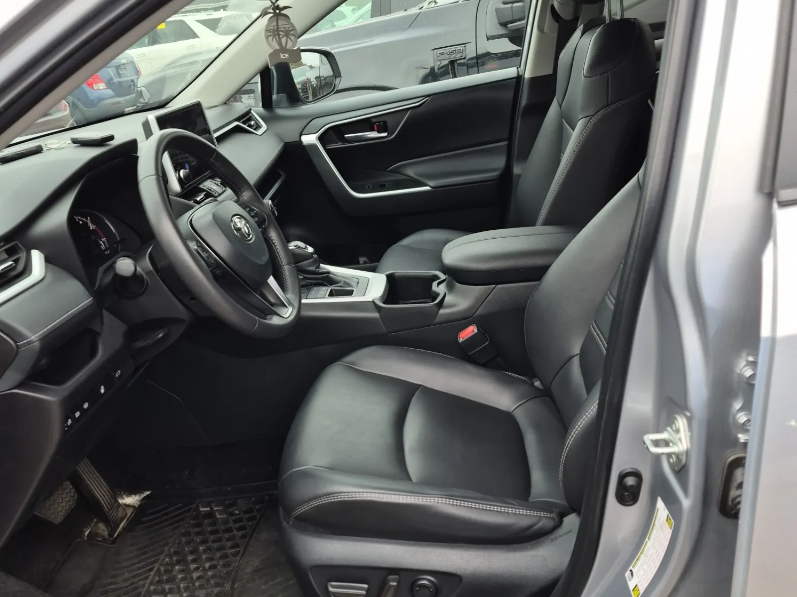 Front Interior Photo