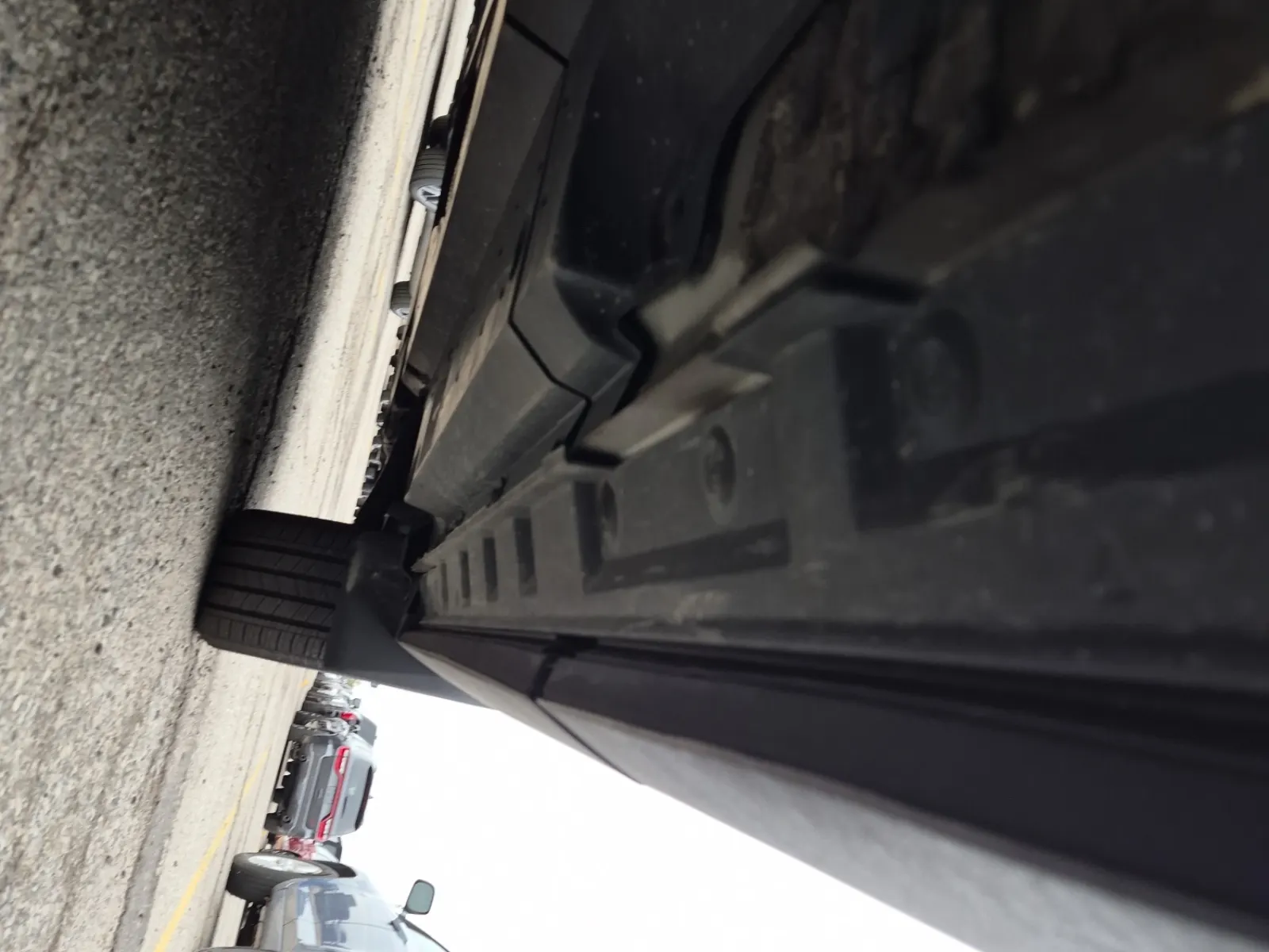 Undercarriage - Passenger Photo