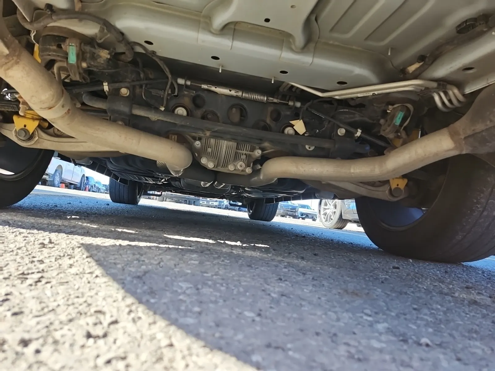 Undercarriage - Rear Photo