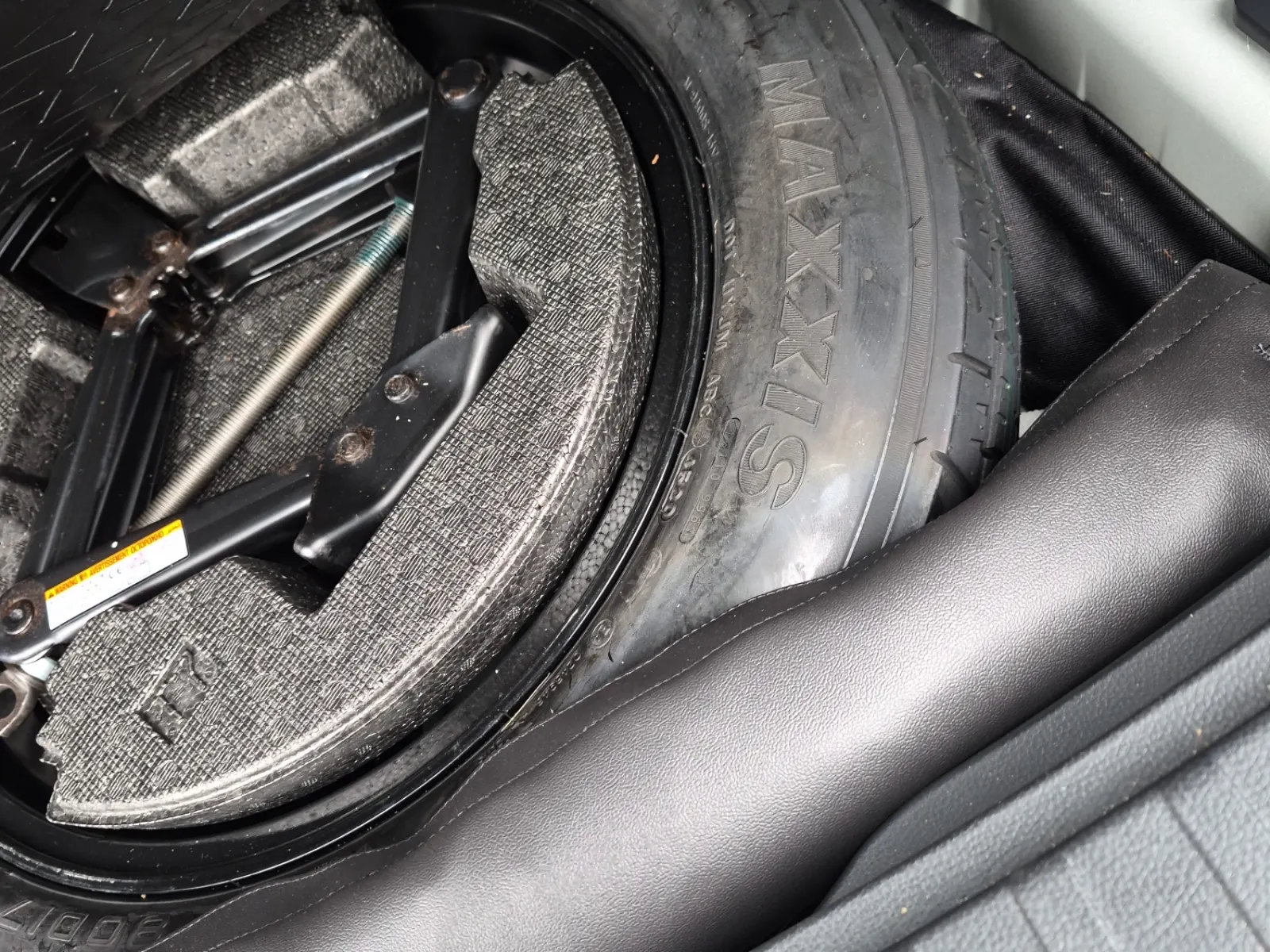 Spare Tire & Wheel Photo