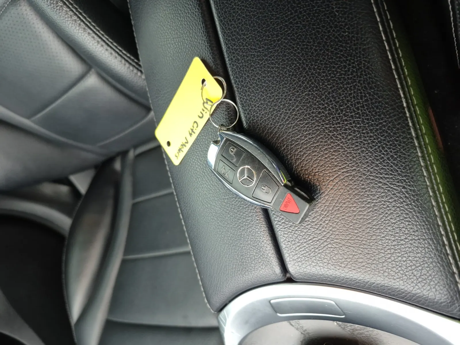 Keys/Fobs/Manual Photo
