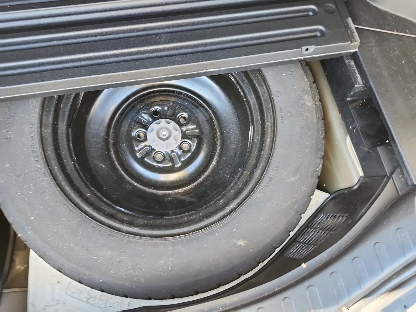 Spare Tire & Wheel Photo