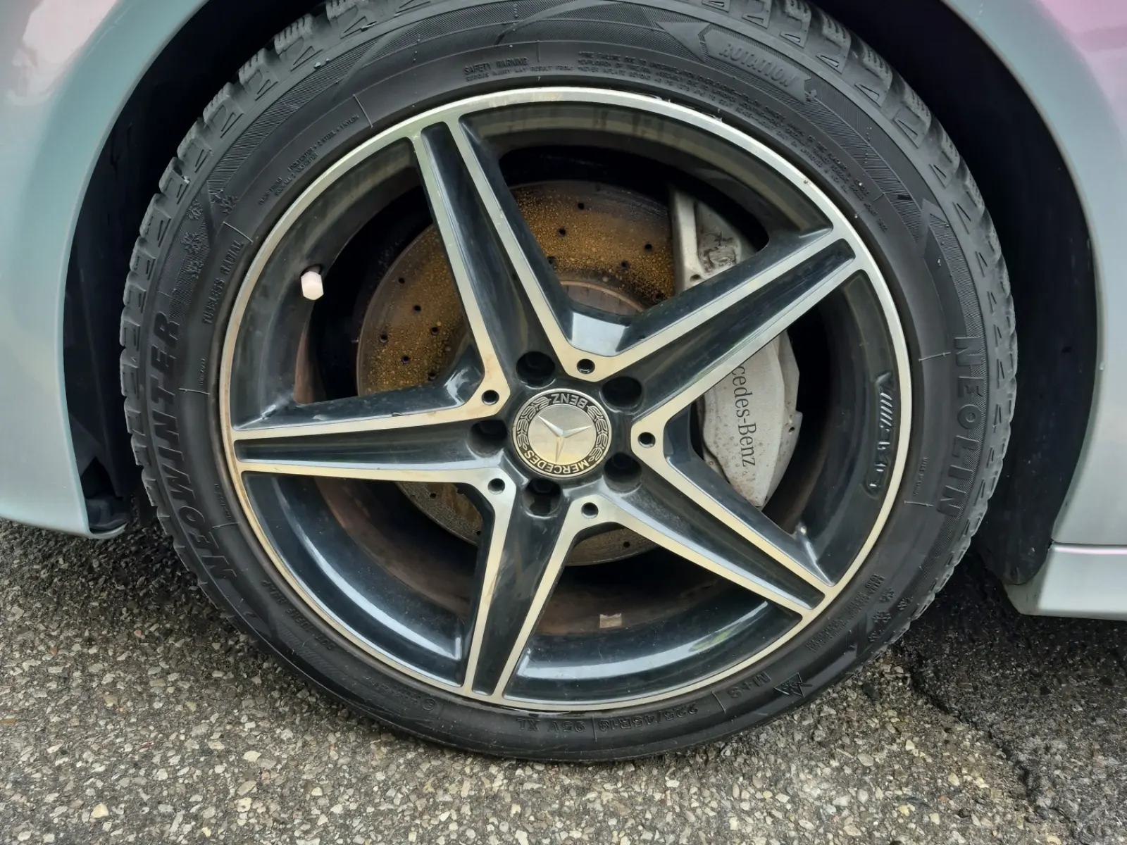 Front driver wheel/tire photo