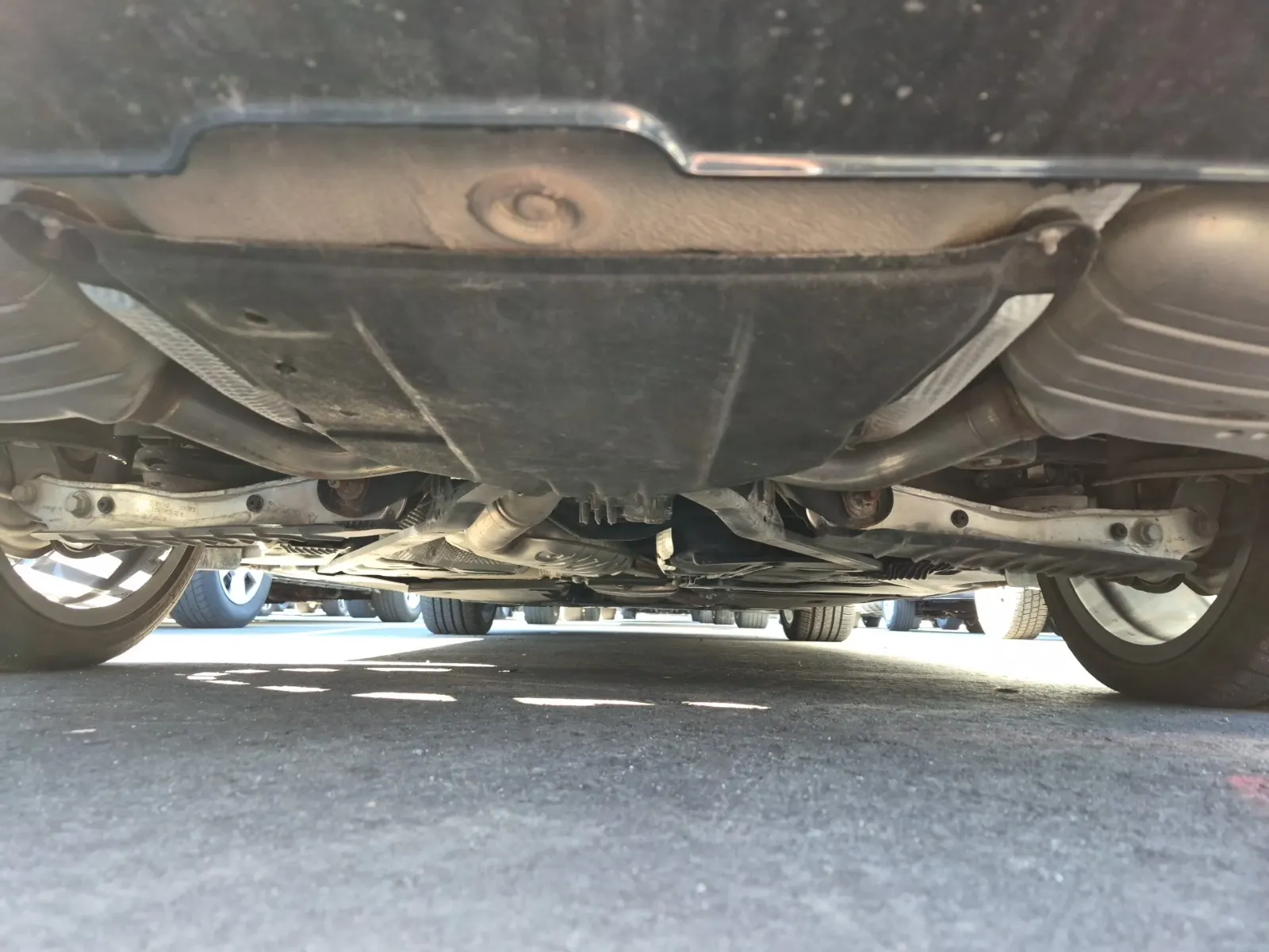 Undercarriage - Rear Photo