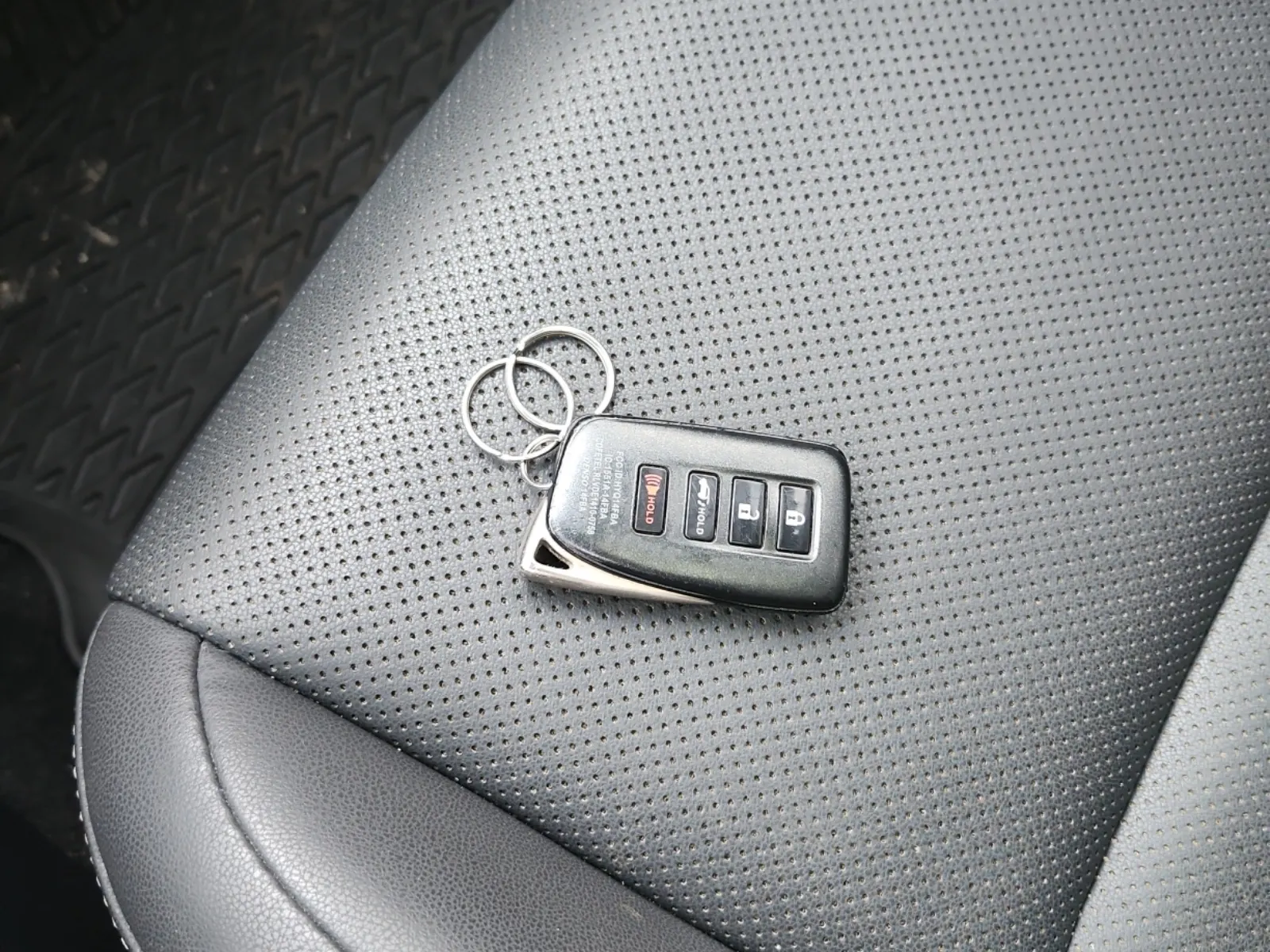 Keys/Fobs/Manual Photo