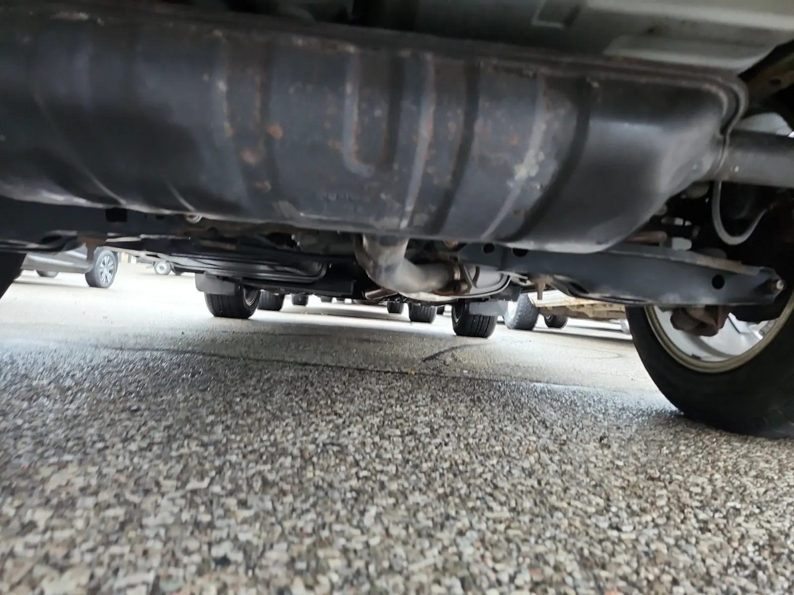 Undercarriage - Rear Photo