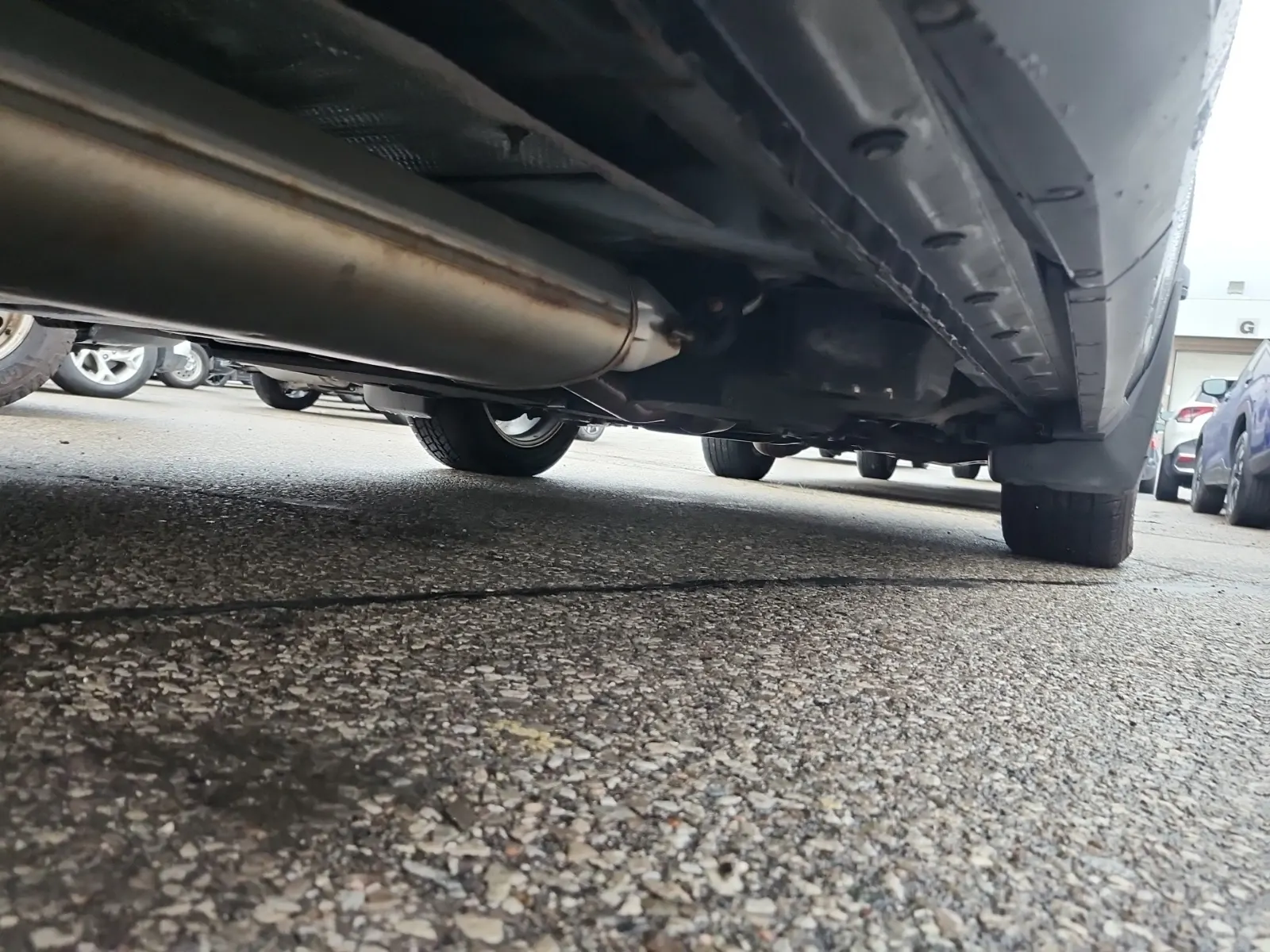 Undercarriage - Passenger Photo