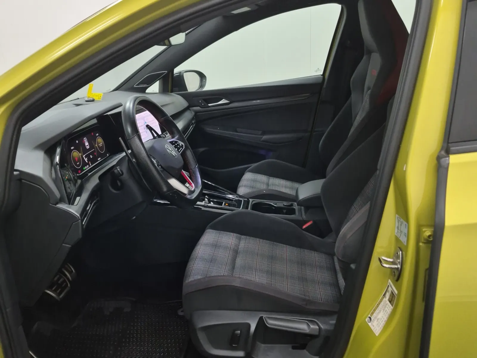 Front Interior Photo