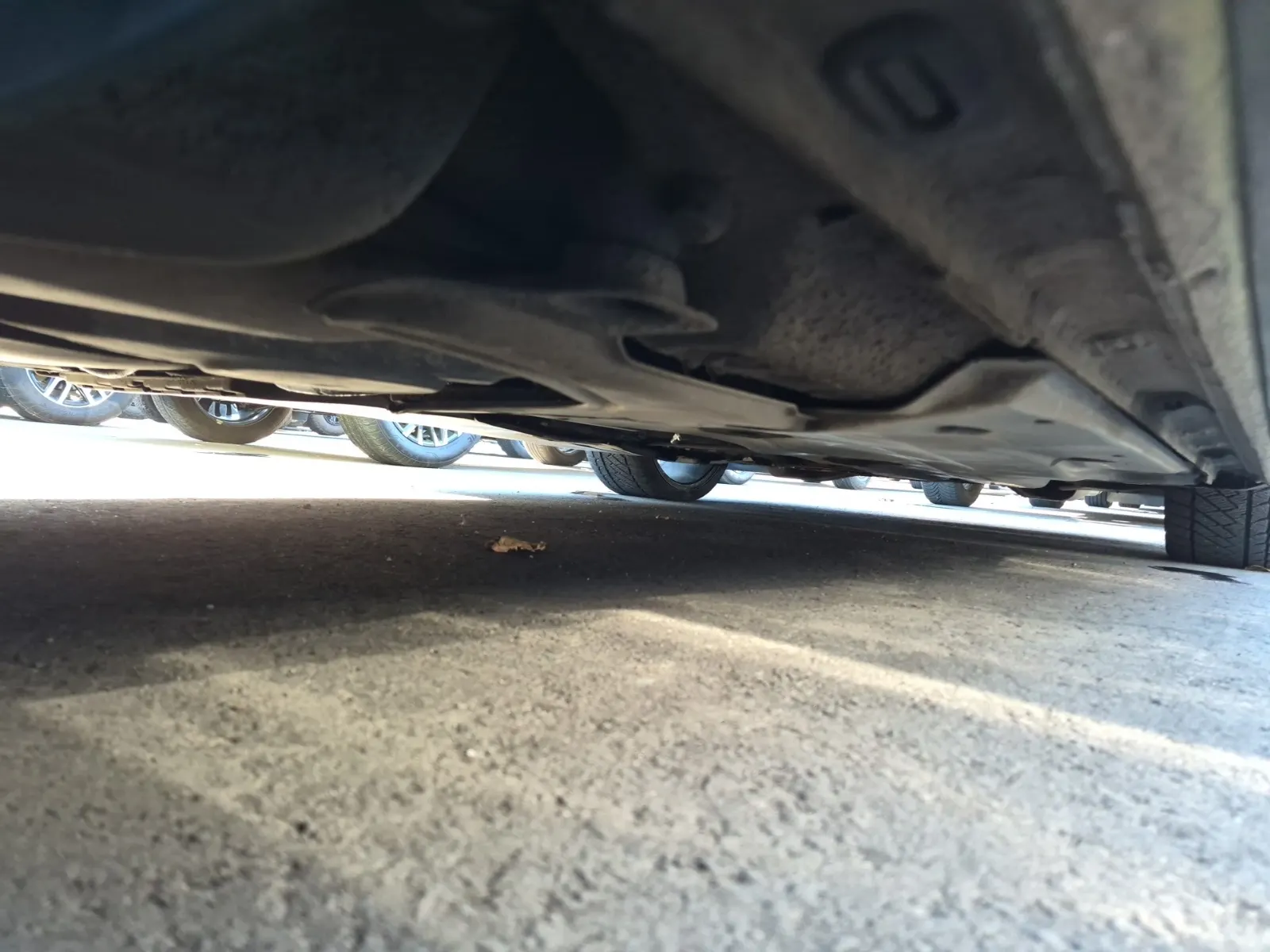 Undercarriage - Passenger Photo
