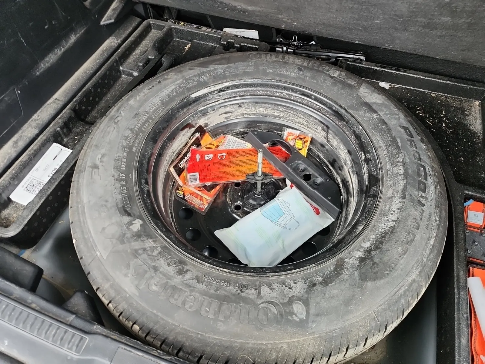 Spare Tire & Wheel Photo