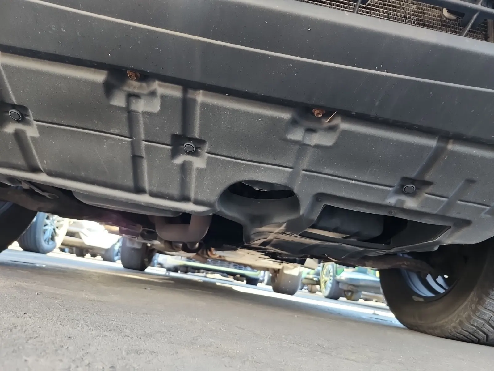 Undercarriage - Front Photo