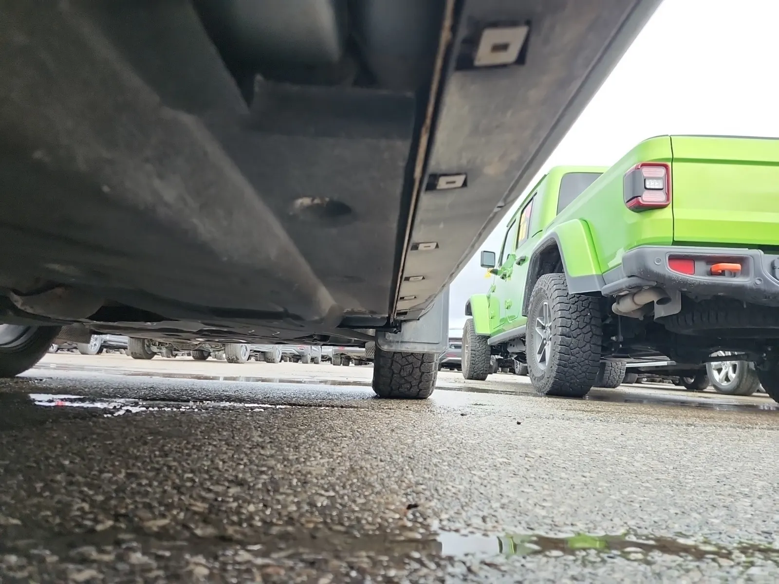 Undercarriage - Passenger Photo