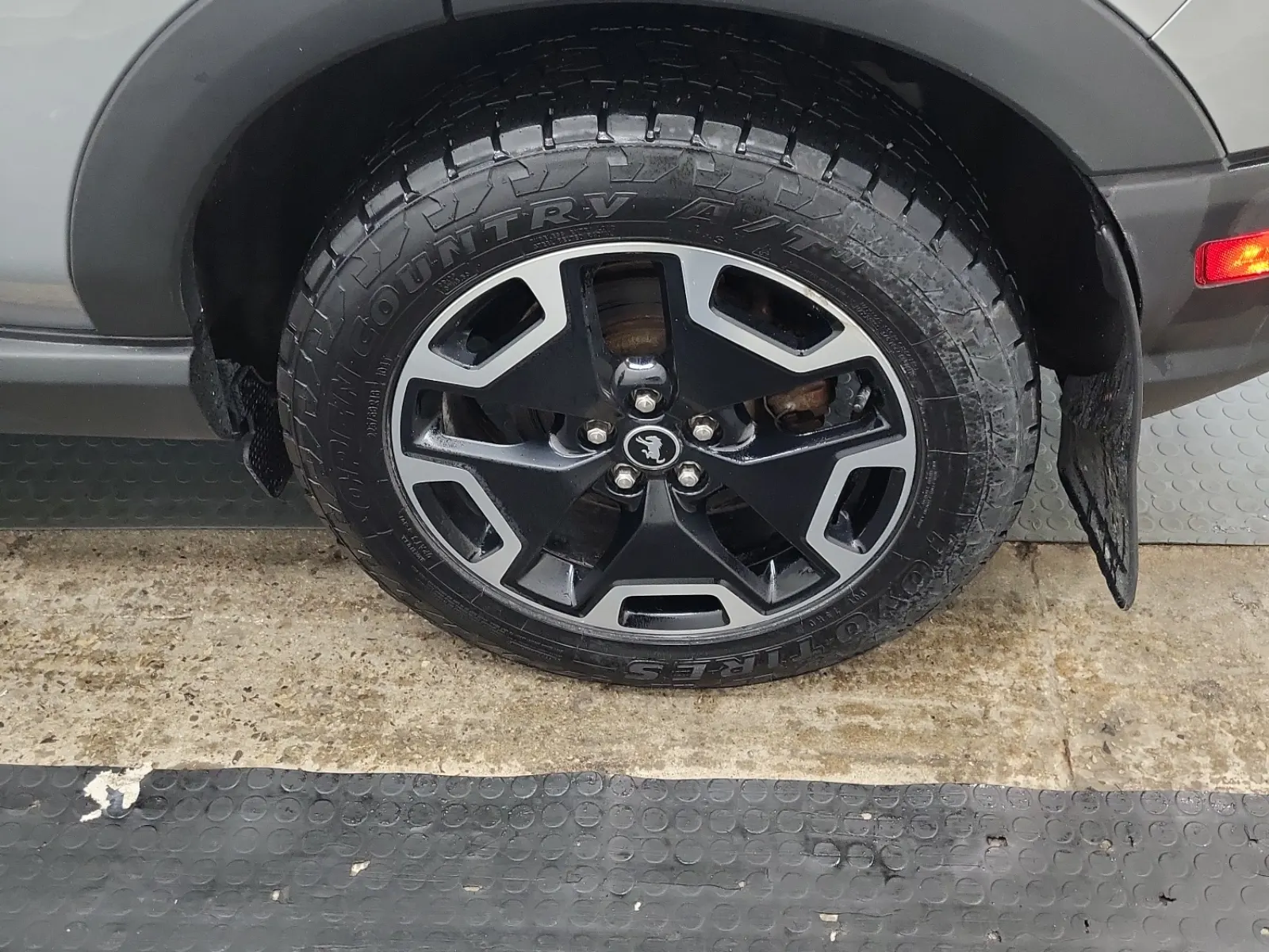 Left Rear Wheel/Tire Photo